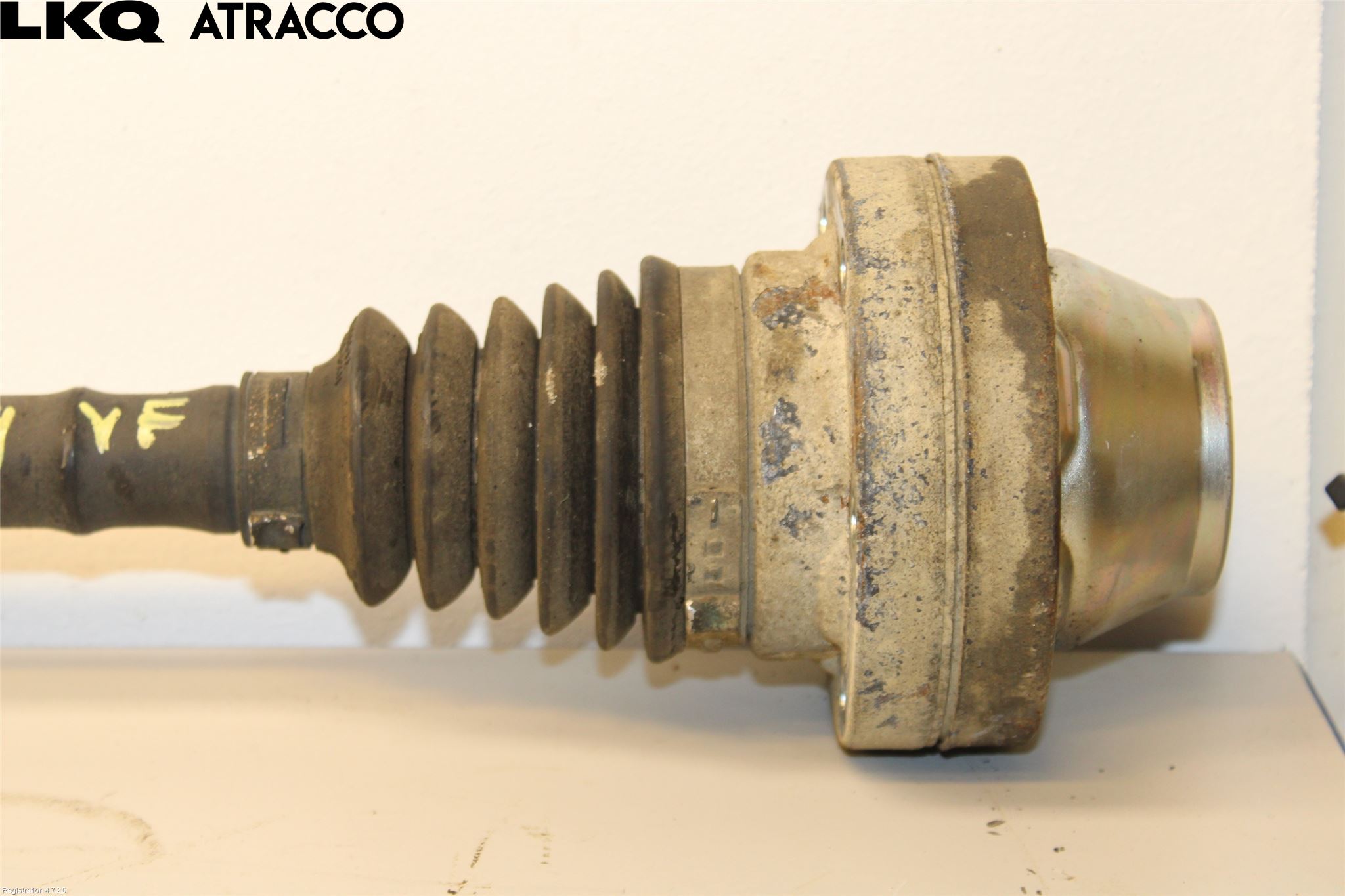 Volkswagen VW AMAROK 2H 10-22 Drivaxel Fram Vänster