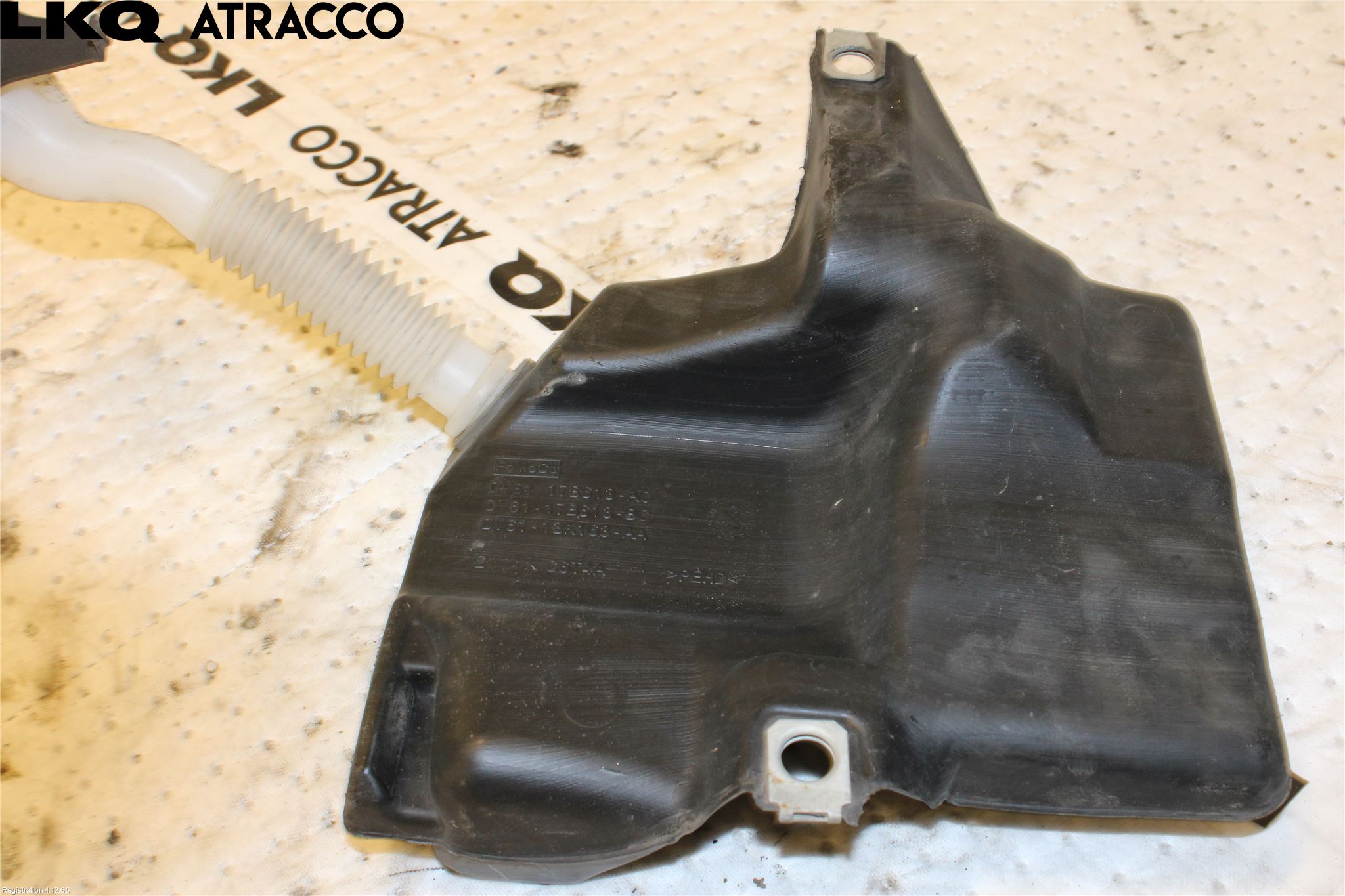 Ford TRANSIT/TOURNEO CONNECT 13-22 Spolarpump Vindruta