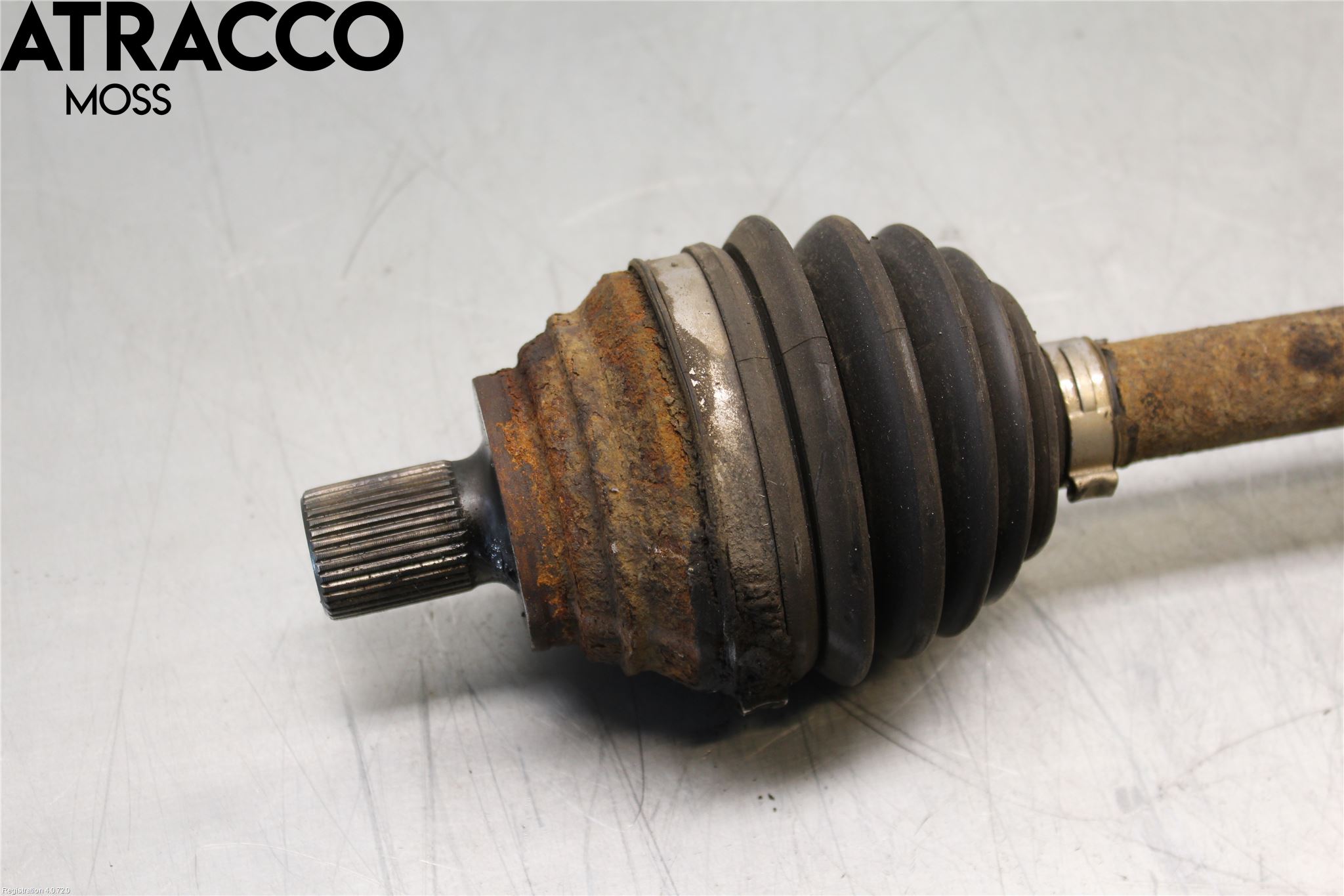 Volkswagen VW GOLF V 04-09 Drivaxel Fram Vänster