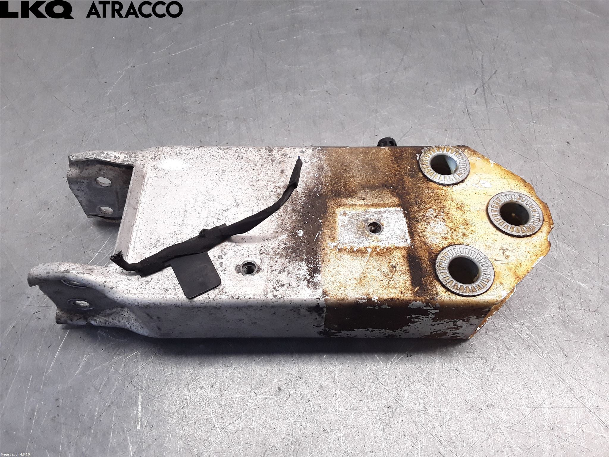 BMW 5 F10/F11/F18 09-17 Stötfångarbärjärn Fram