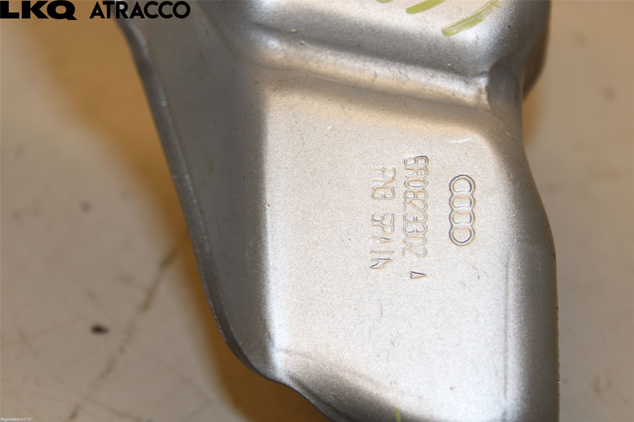Audi Q5 09-16 Huvgångjärn