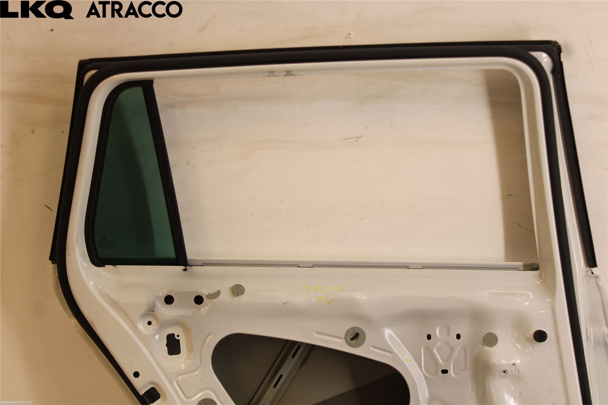 Volkswagen VW PASSAT 15-19 Dörr Bak Vänster