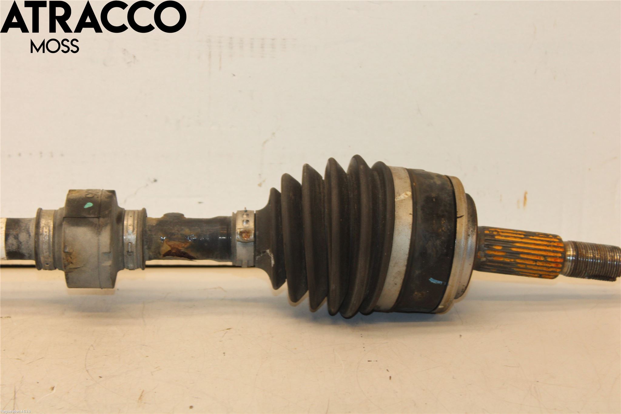 Toyota C-HR 16-23 Drivaxel Fram Vänster