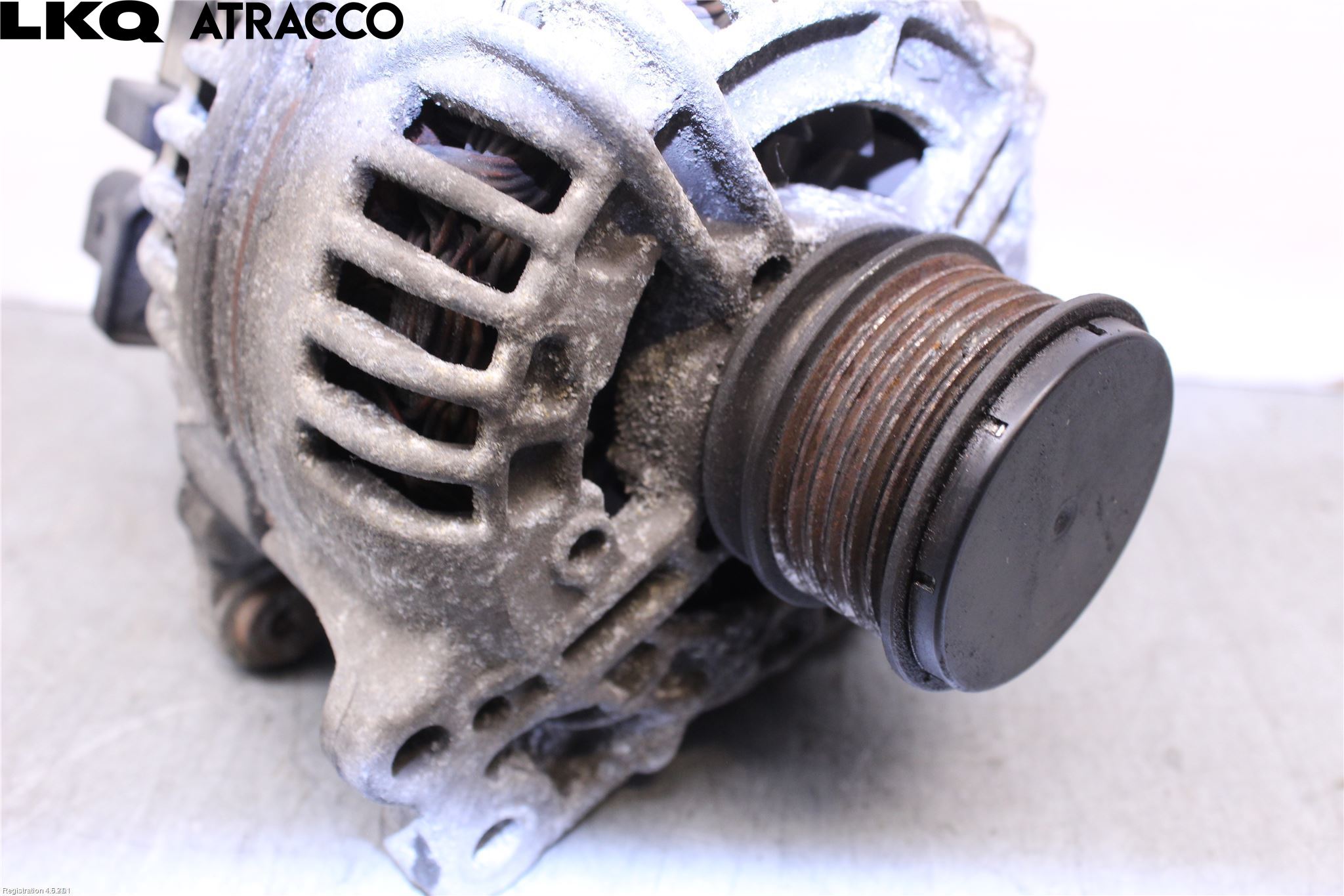 Volkswagen VW CADDY      04-10 Generator