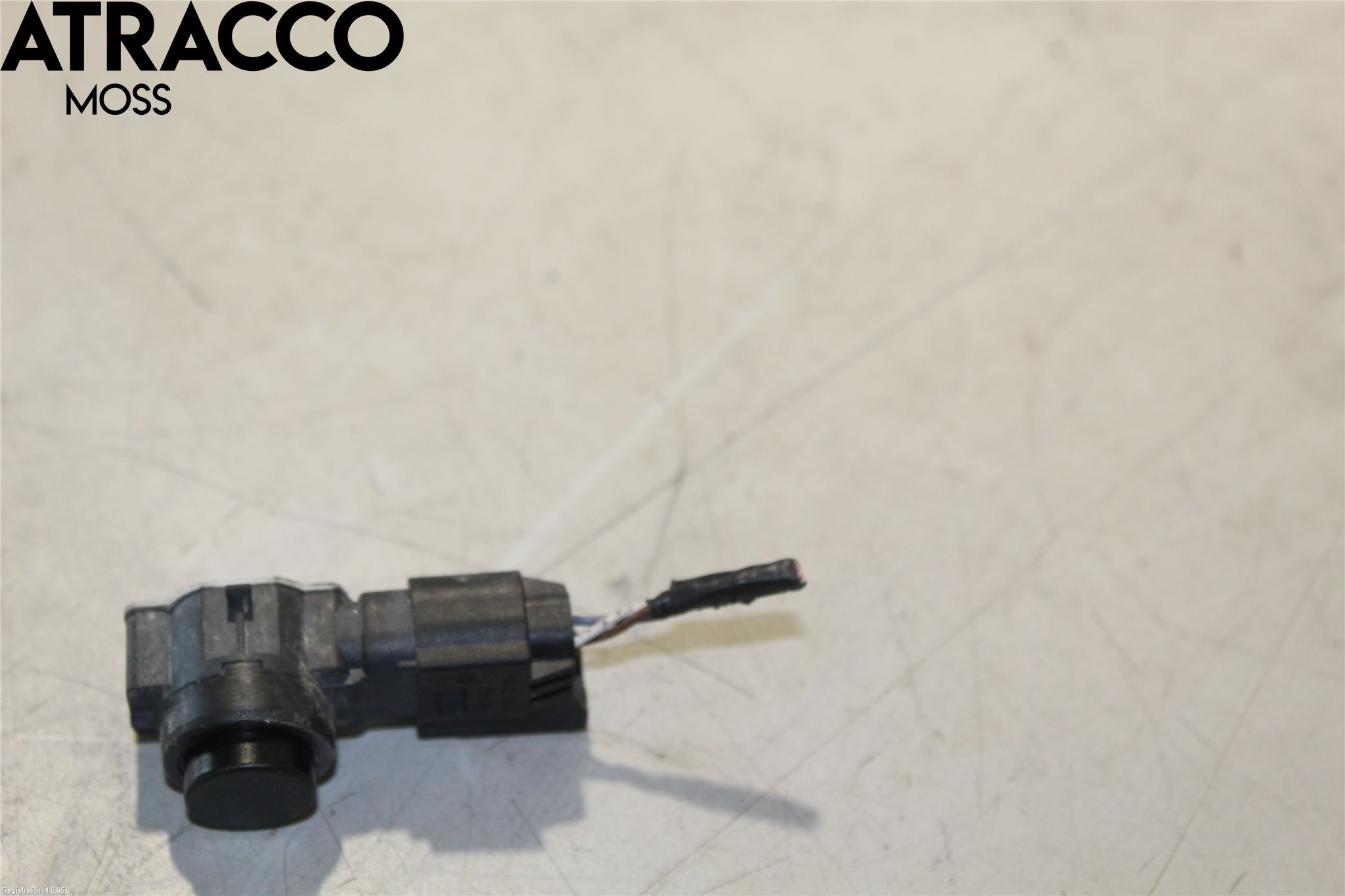 Opel VIVARO 20- Parkeringshjälp Frontsensor