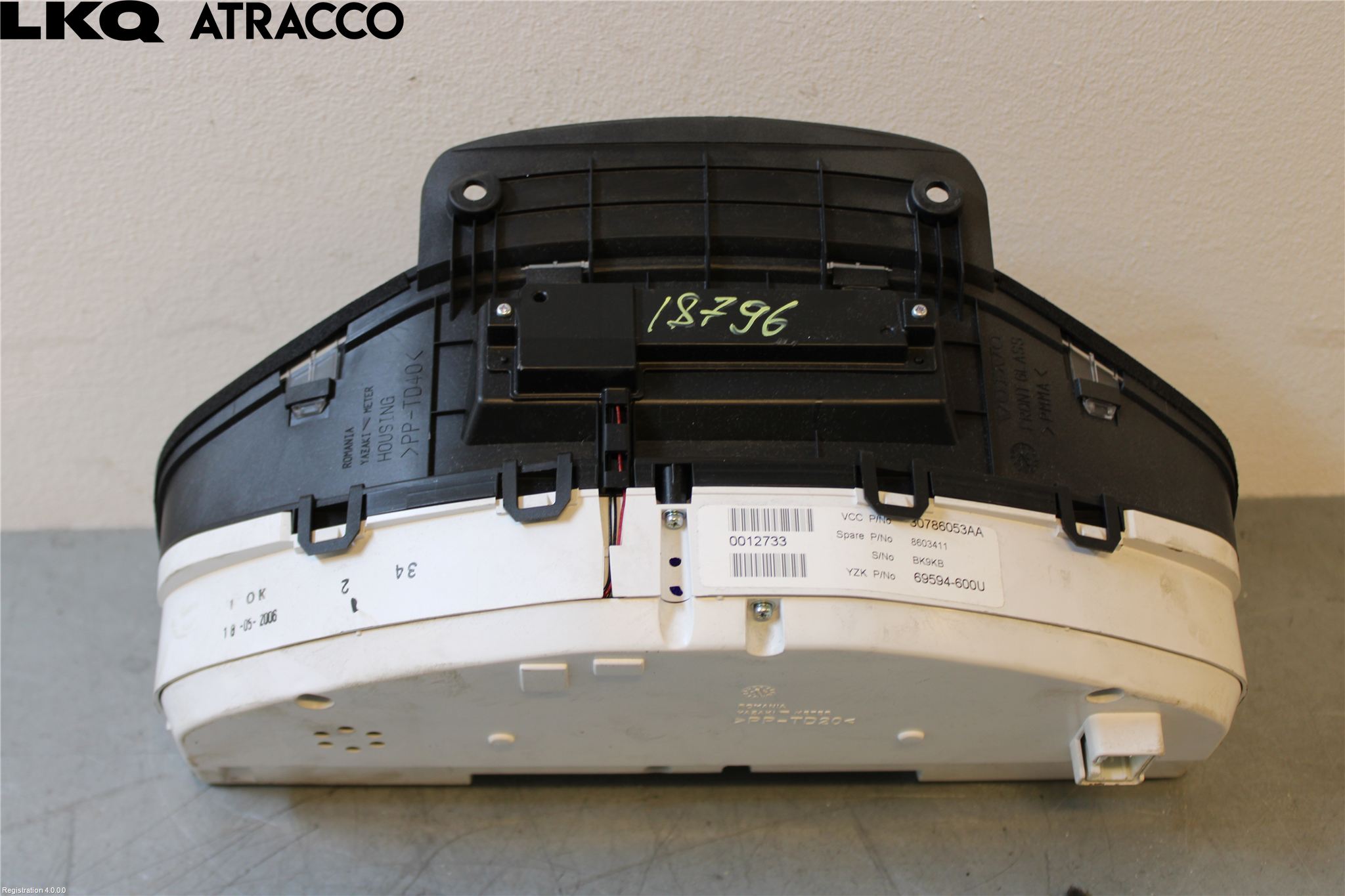 Volvo S80 07-13 Instrument Hast