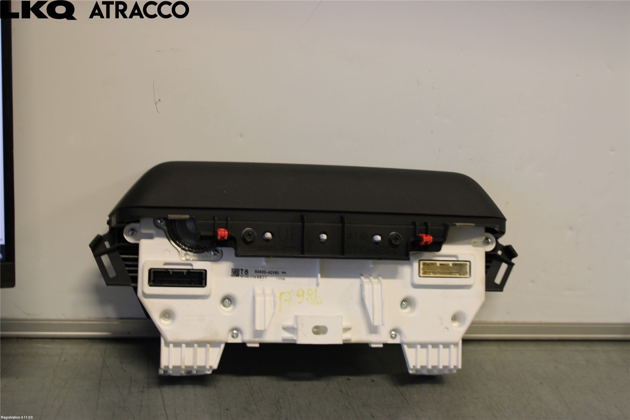 Toyota bZ4X EA10 22- Instrument Komb