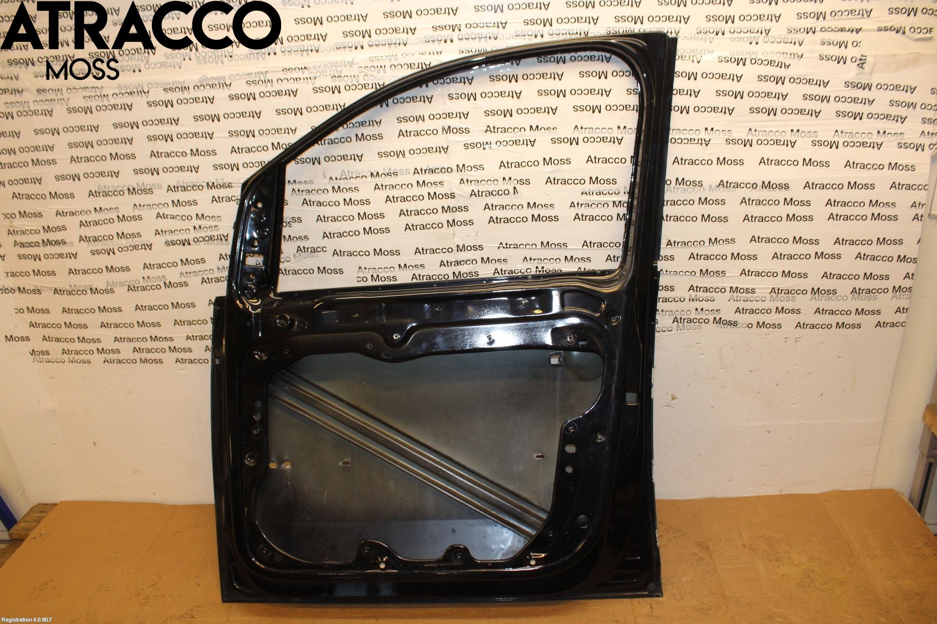 Volkswagen VW CADDY      04-10 Dörr Fram Höger