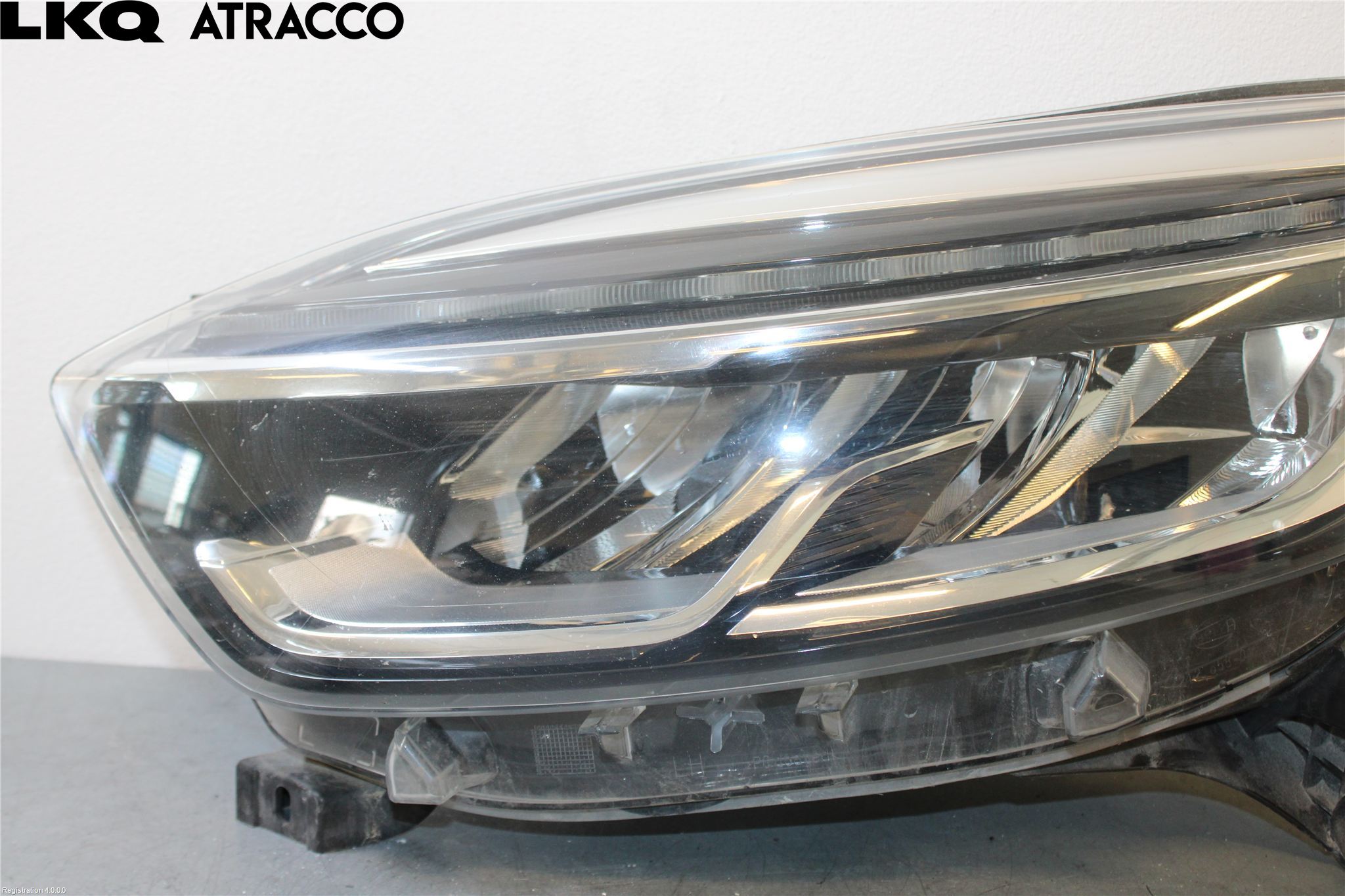 Renault CAPTUR 13-19 Strålkastare Vänster
