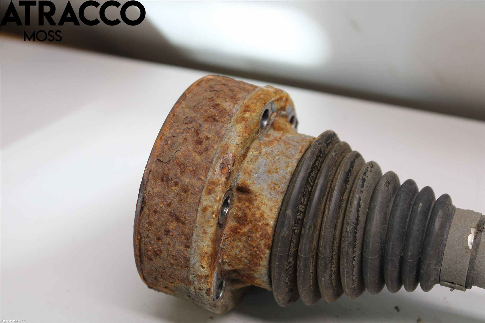 Volkswagen VW PASSAT 15-19 Drivaxel Bak Höger
