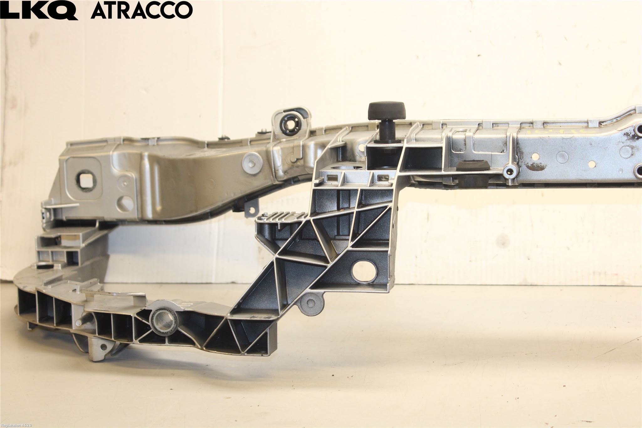 Ford FOCUS 11-14 Front Huvlåsplåt-Balk
