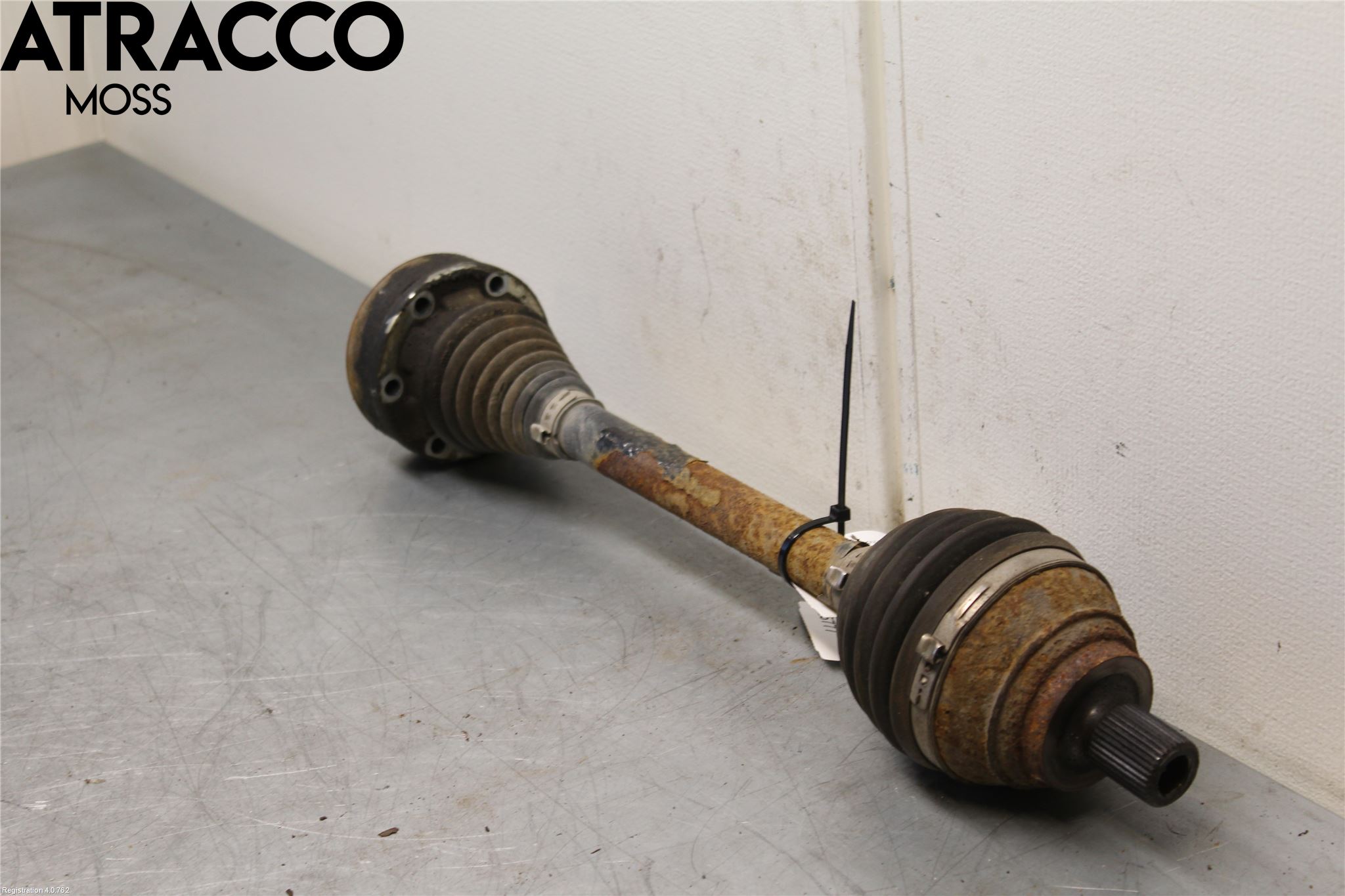 Volkswagen VW PASSAT 11-14 Drivaxel Fram Vänster
