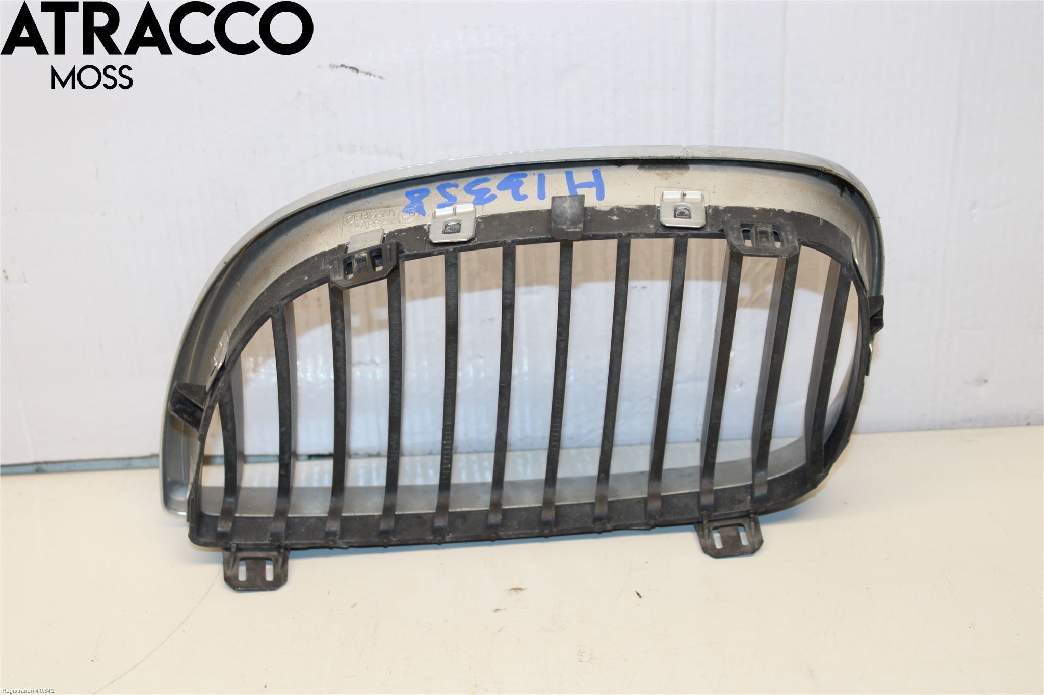 BMW 1 E87/81 5D/3D 03-11 Grilldel Höger