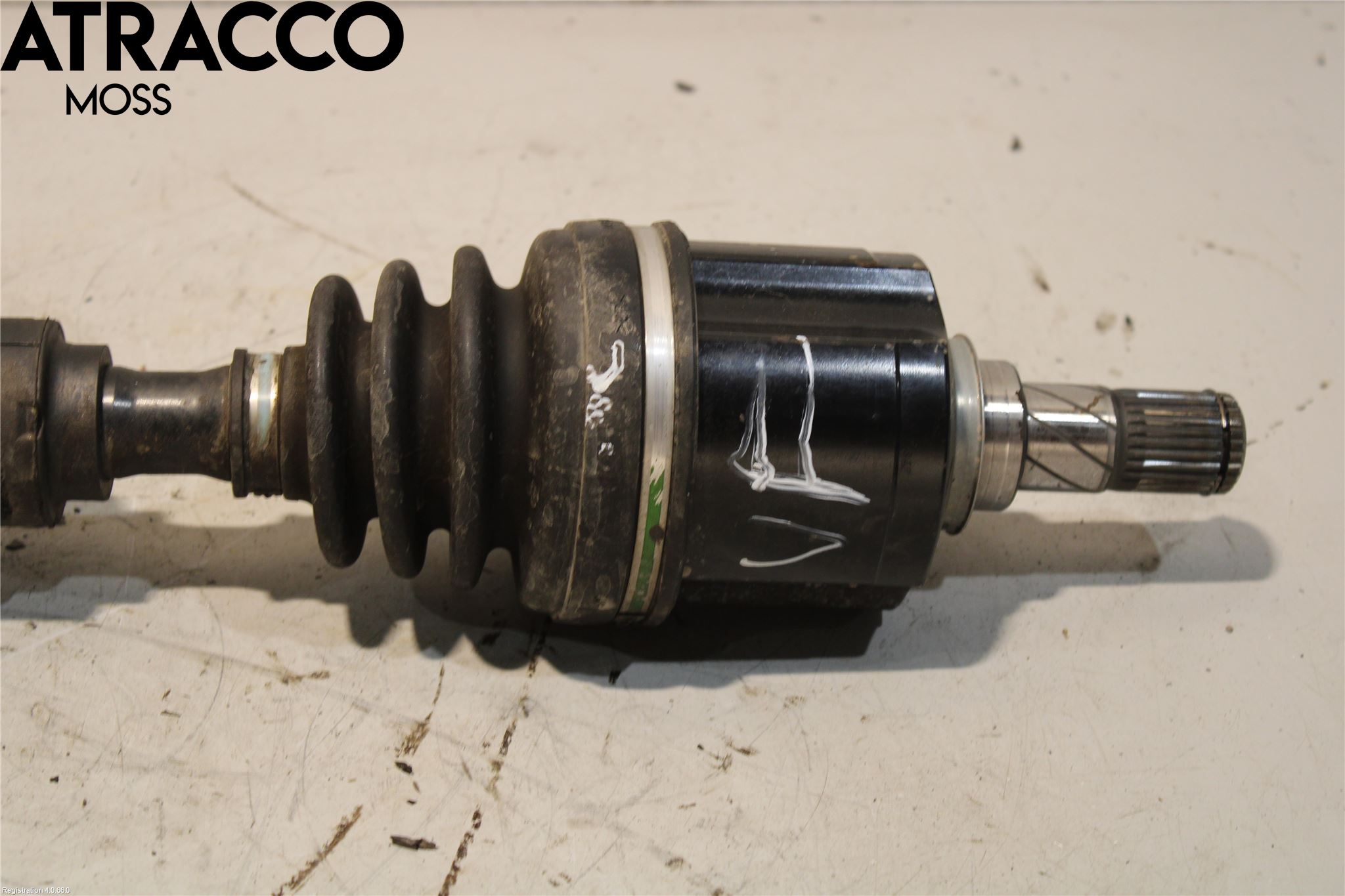 Mitsubishi ECLIPS CROSS Drivaxel Fram Vänster