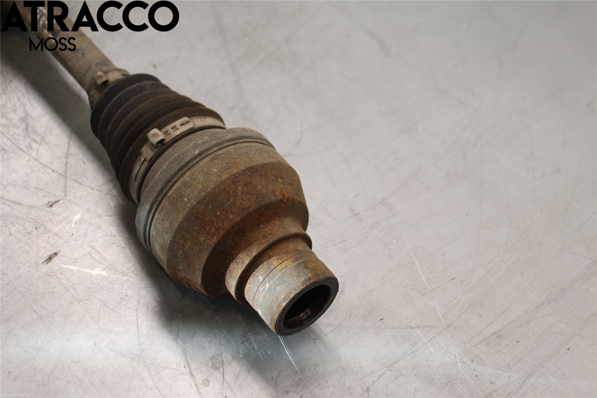 Volkswagen VW GOLF V 04-09 Drivaxel Fram Vänster