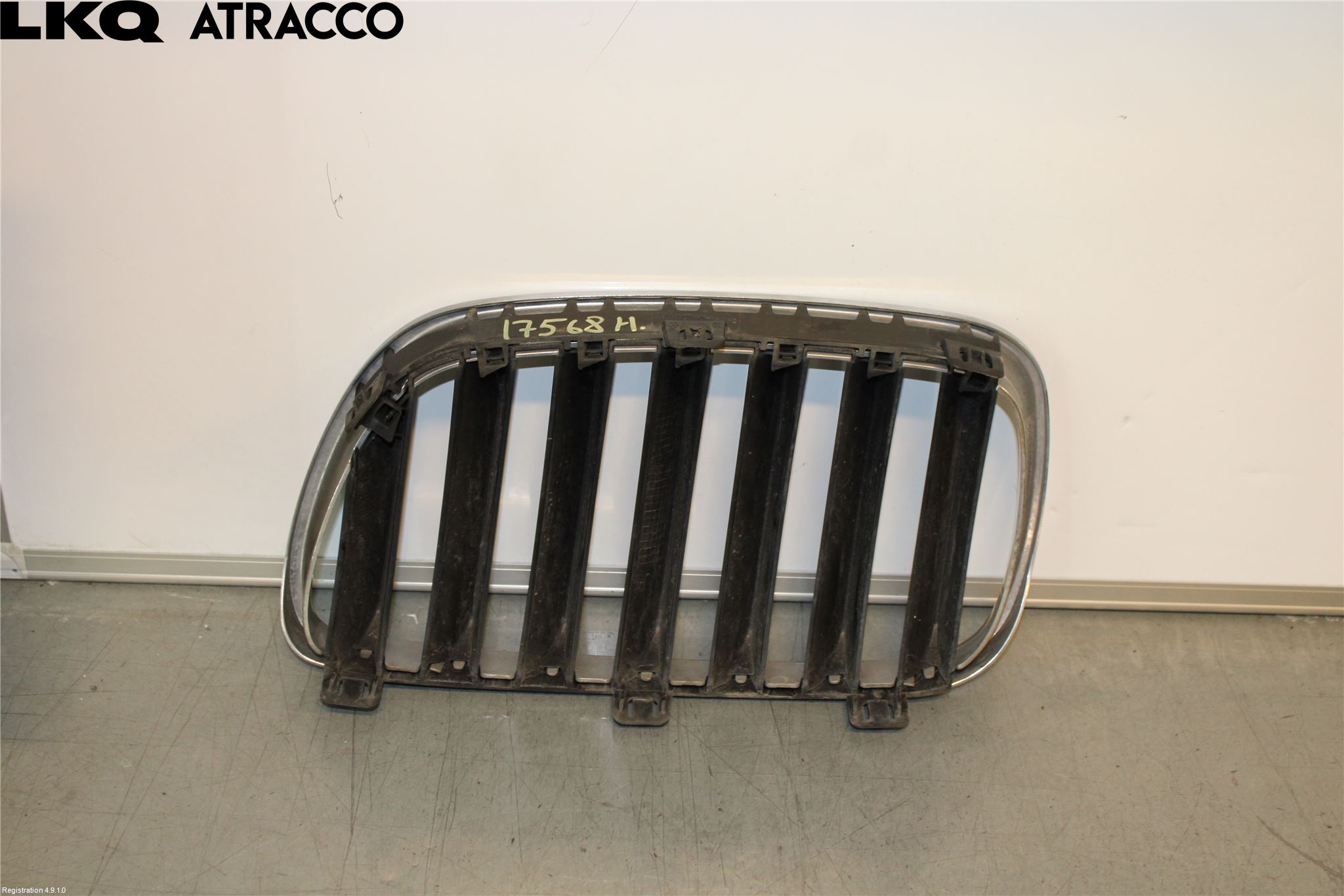 BMW X3 E83     03-10 Grilldel Höger