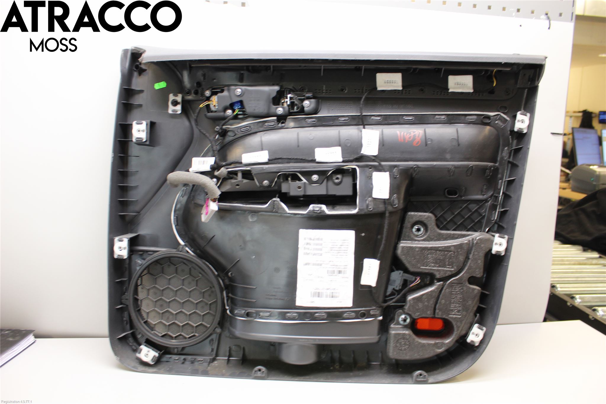 Volkswagen VW TOURAN 10-15 Dörrklädsel Vä