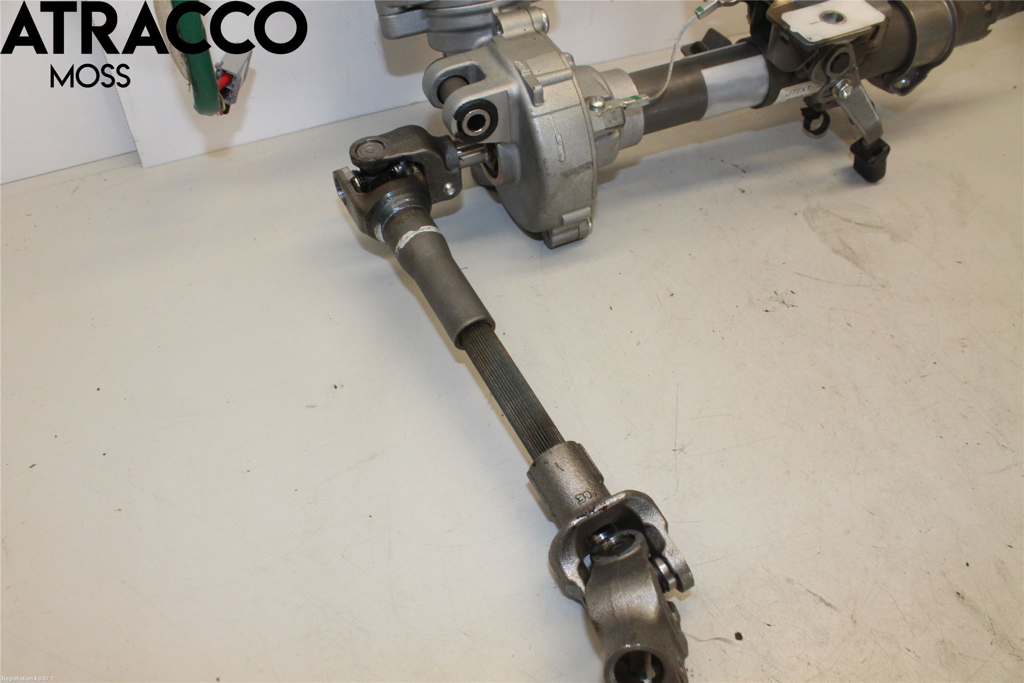 Toyota YARIS XP130 12-14 Rattaxelagg Med Inb Servo