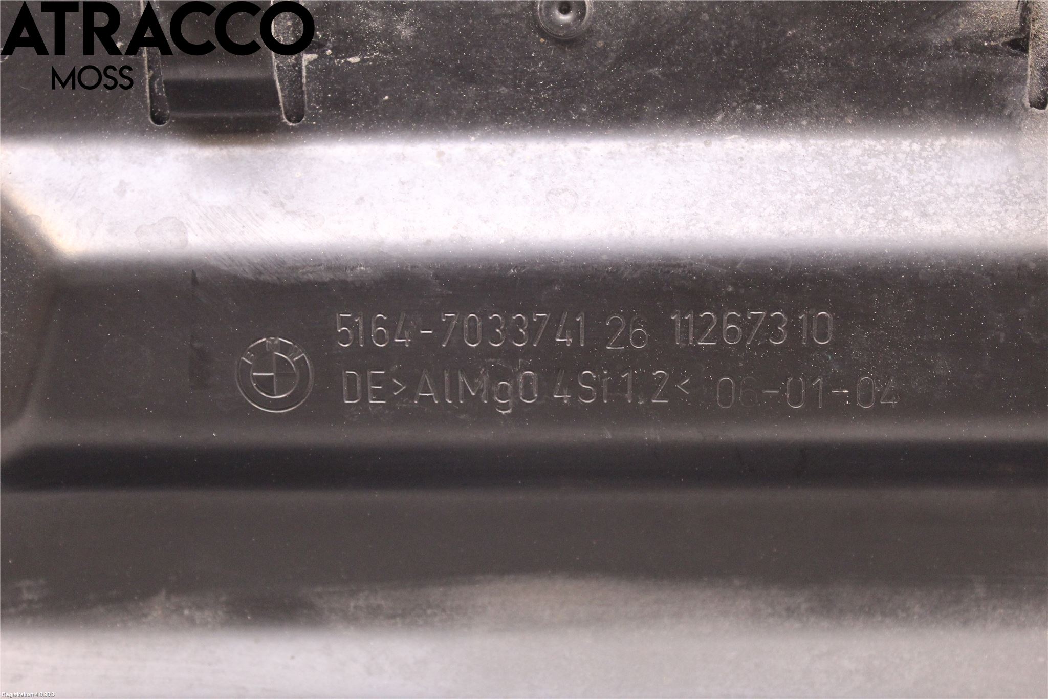 BMW 5 E60/61 Sed/Tou 02-10 Front Huvlåsplåt-Balk