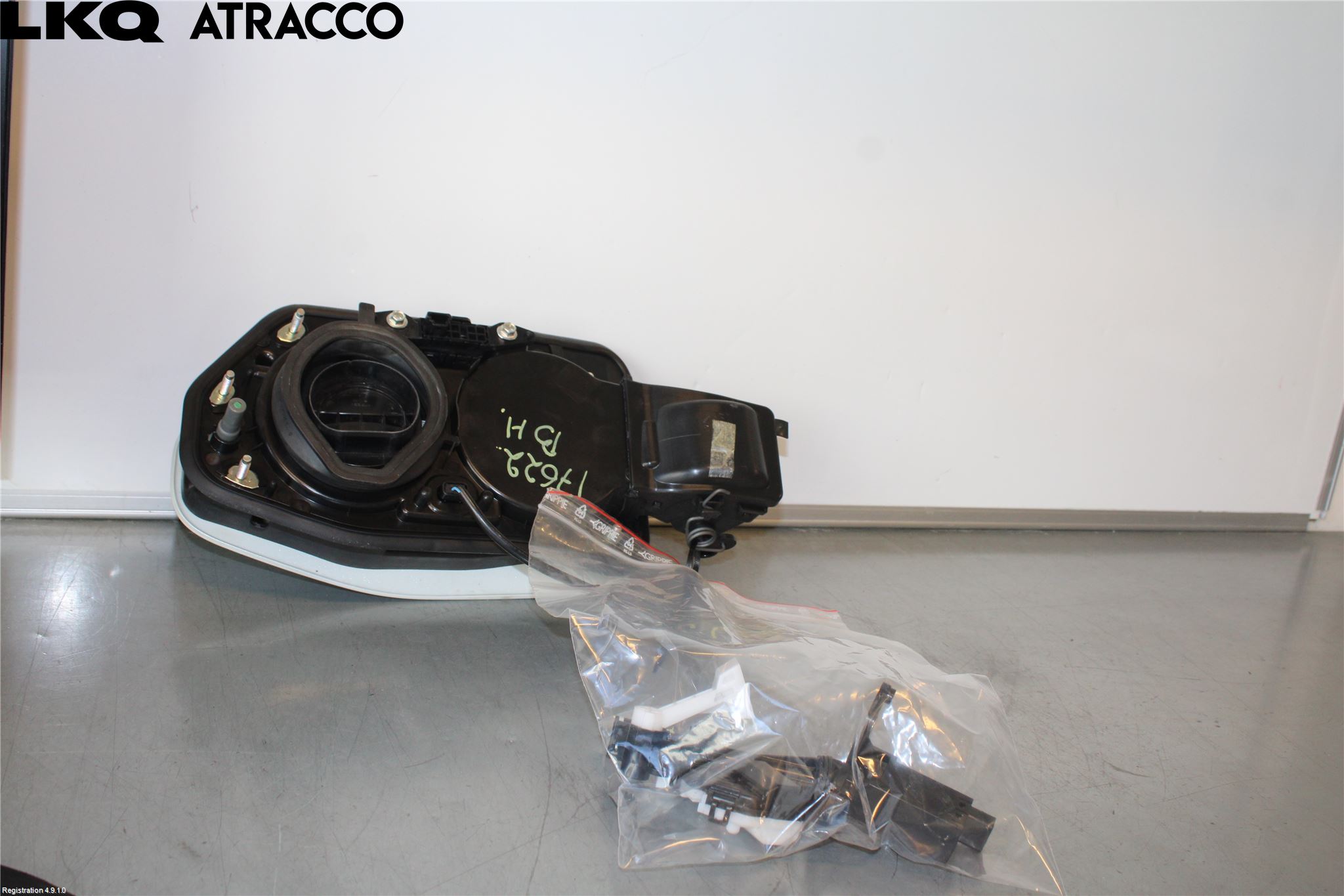 Toyota PRIUS (ZVW50) 16-21 Tanklucka