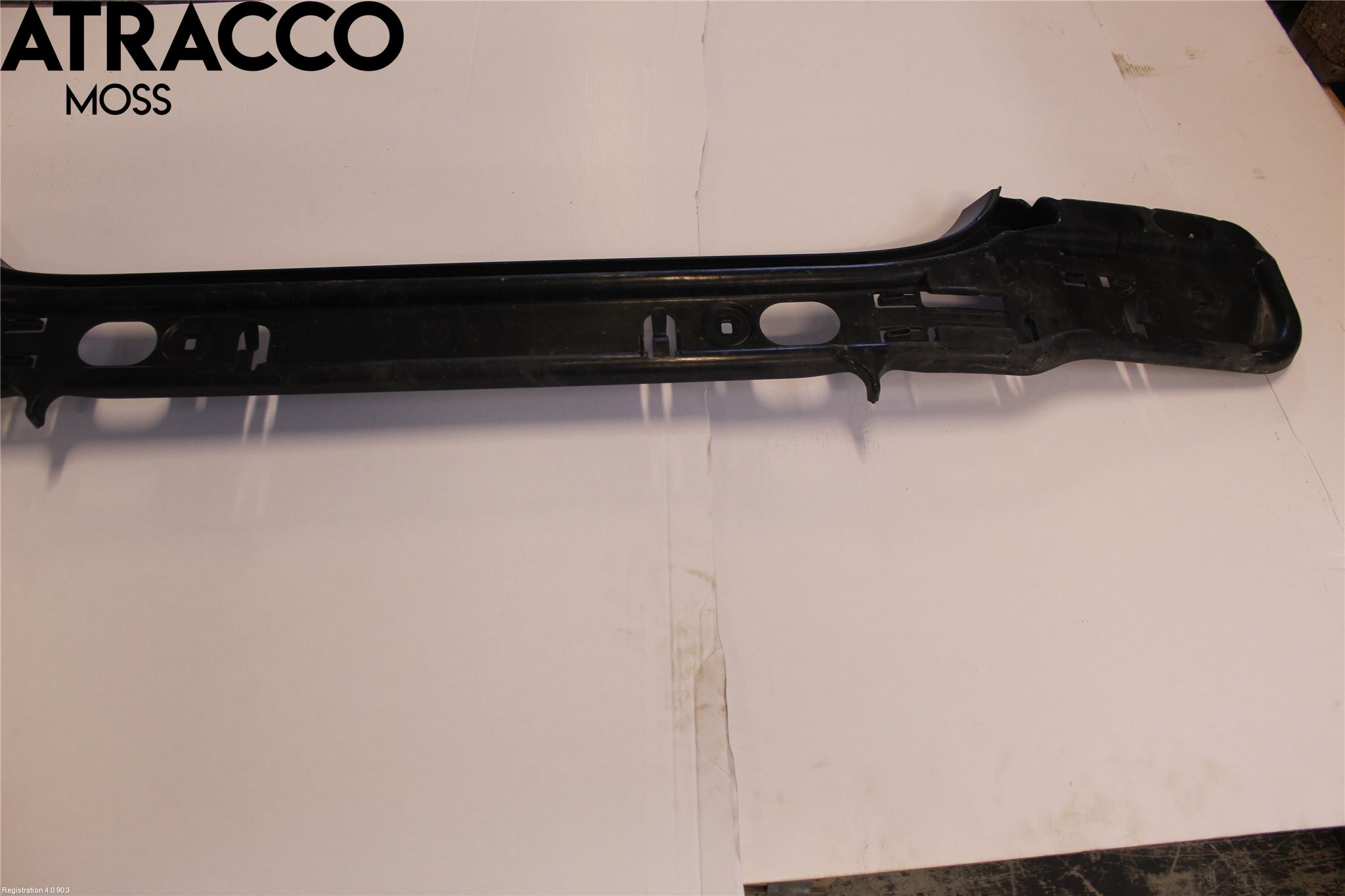 BMW 5 E60/61 Sed/Tou 02-10 Stötfångardel Bak Mitt