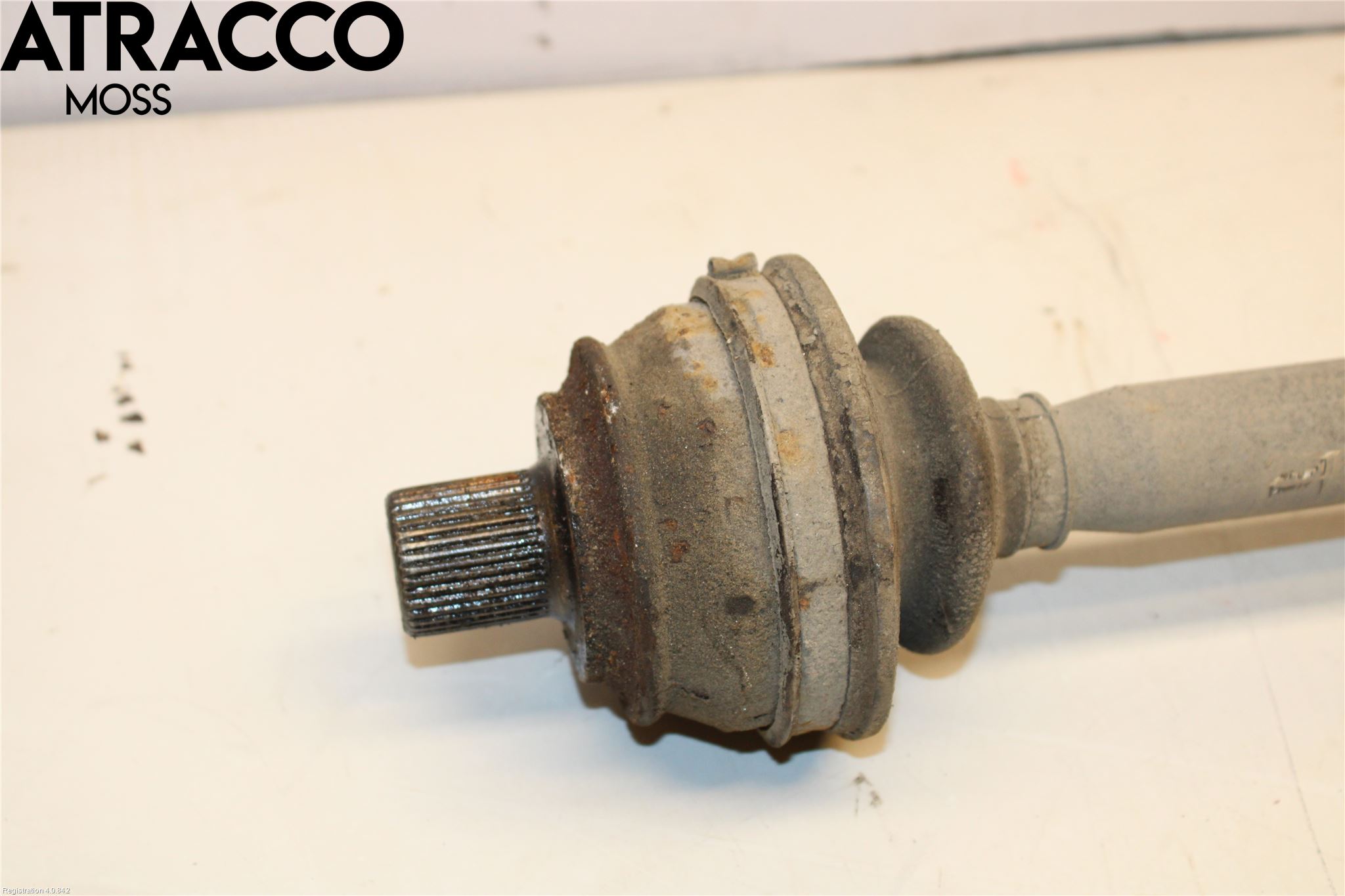 Audi A8/S8 4D 94-02 Drivaxel Bak Vänster