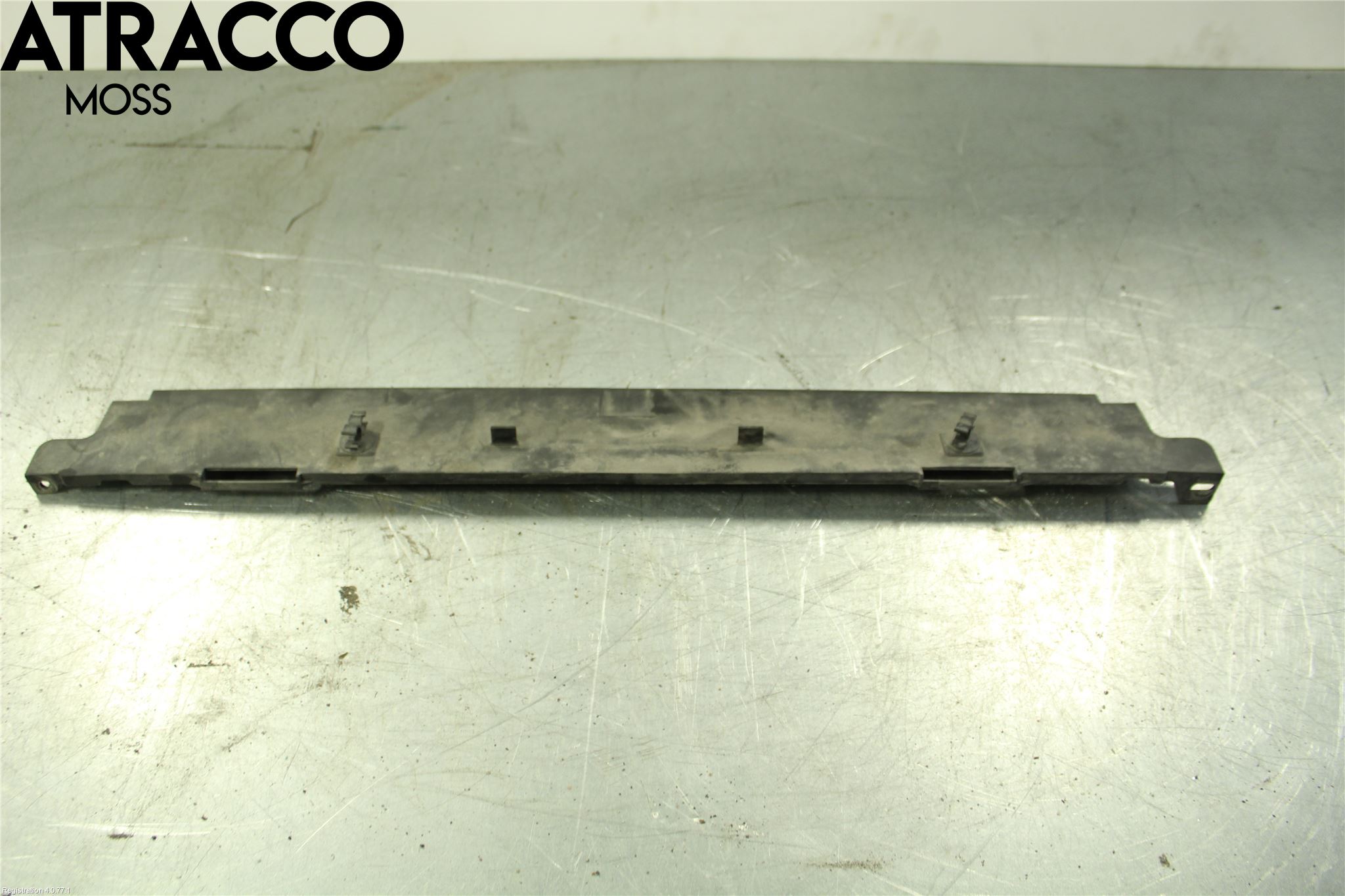 BMW 3 F30/F31/F80 12-19 Kylarfäste-Ram-Balk