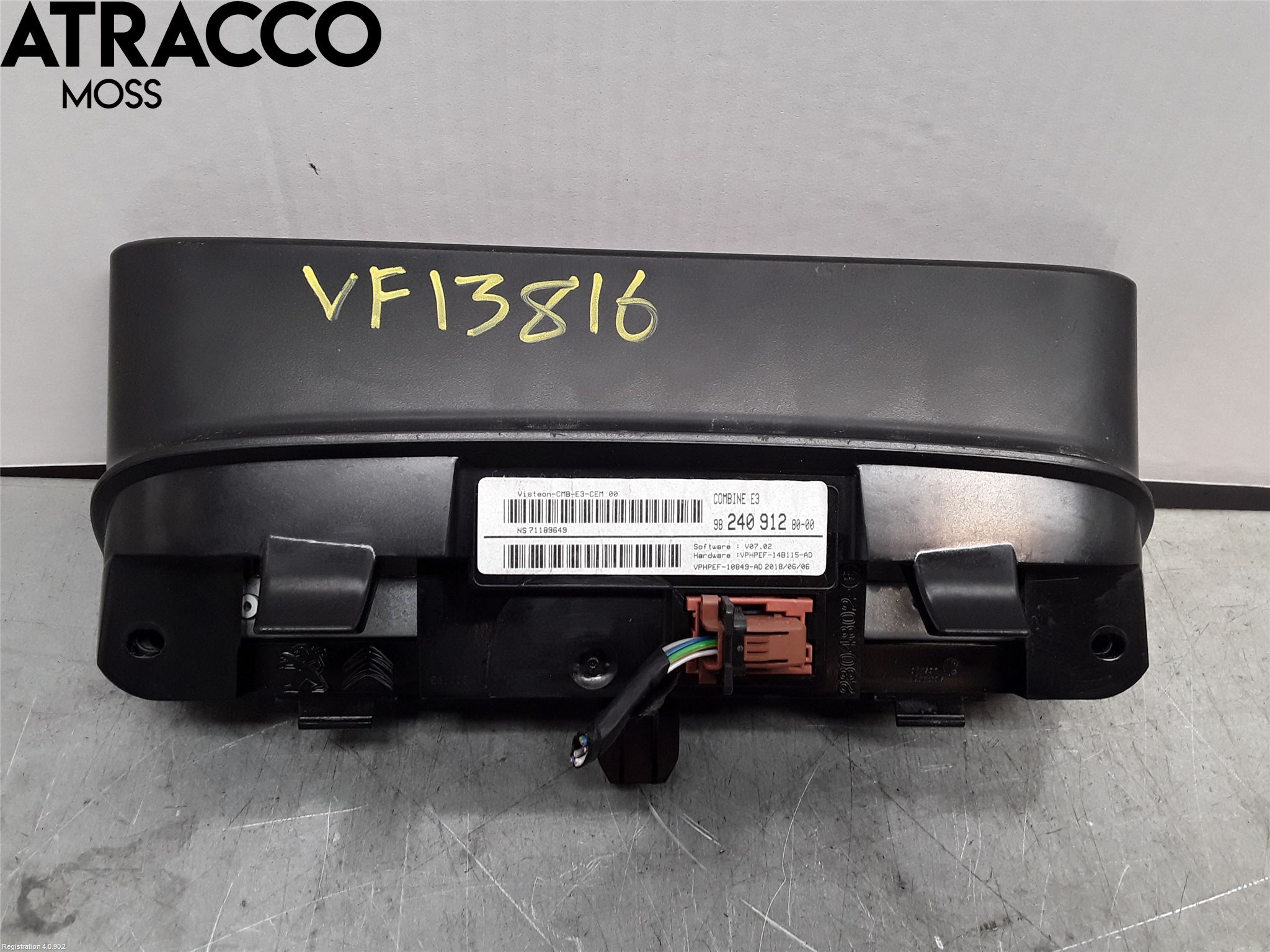 Citroen C4 CACTUS 14-20 Instrumentkonsoll Mitt