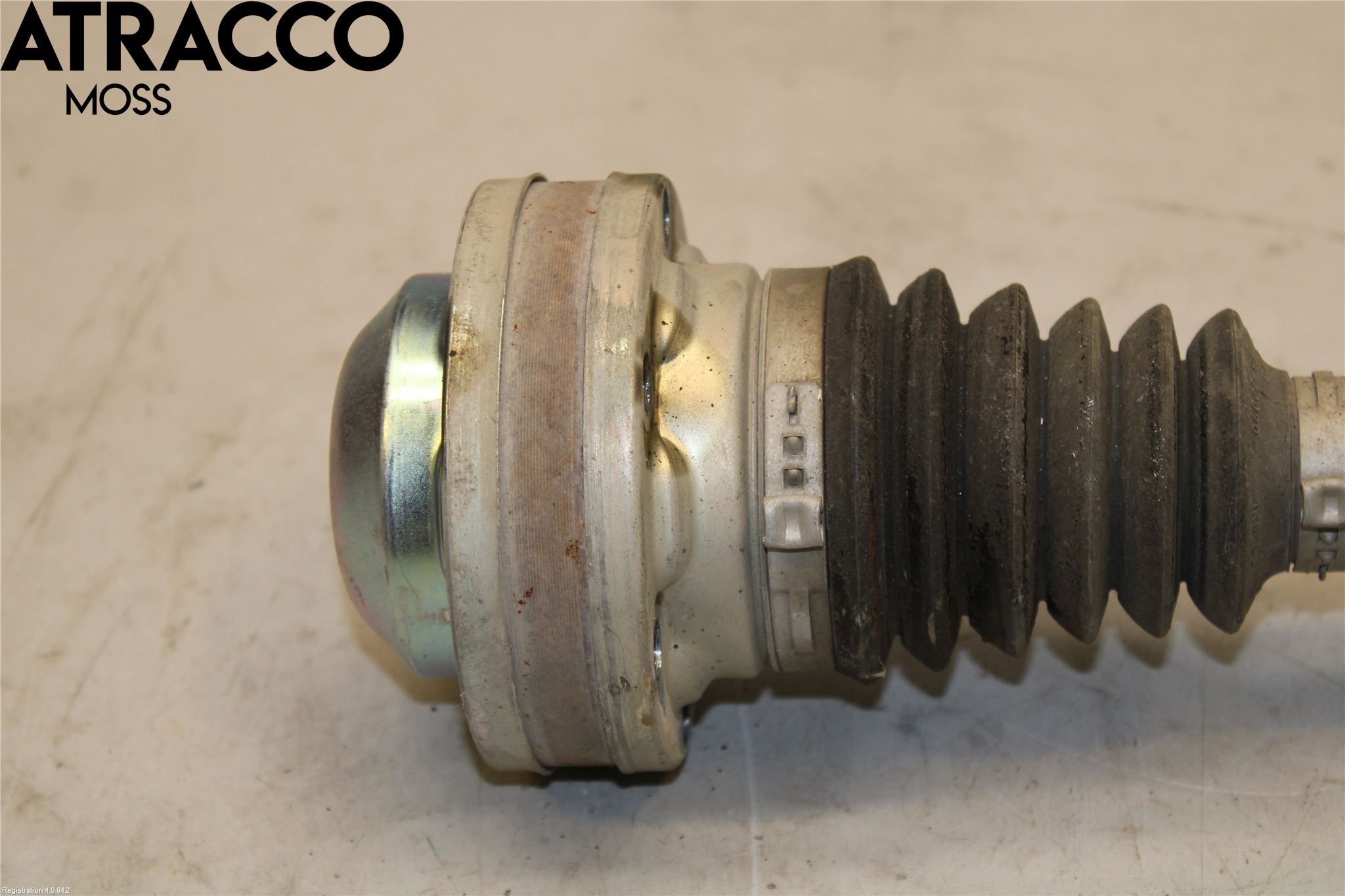 Volkswagen VW CADDY 16-20 Drivaxel Fram Höger