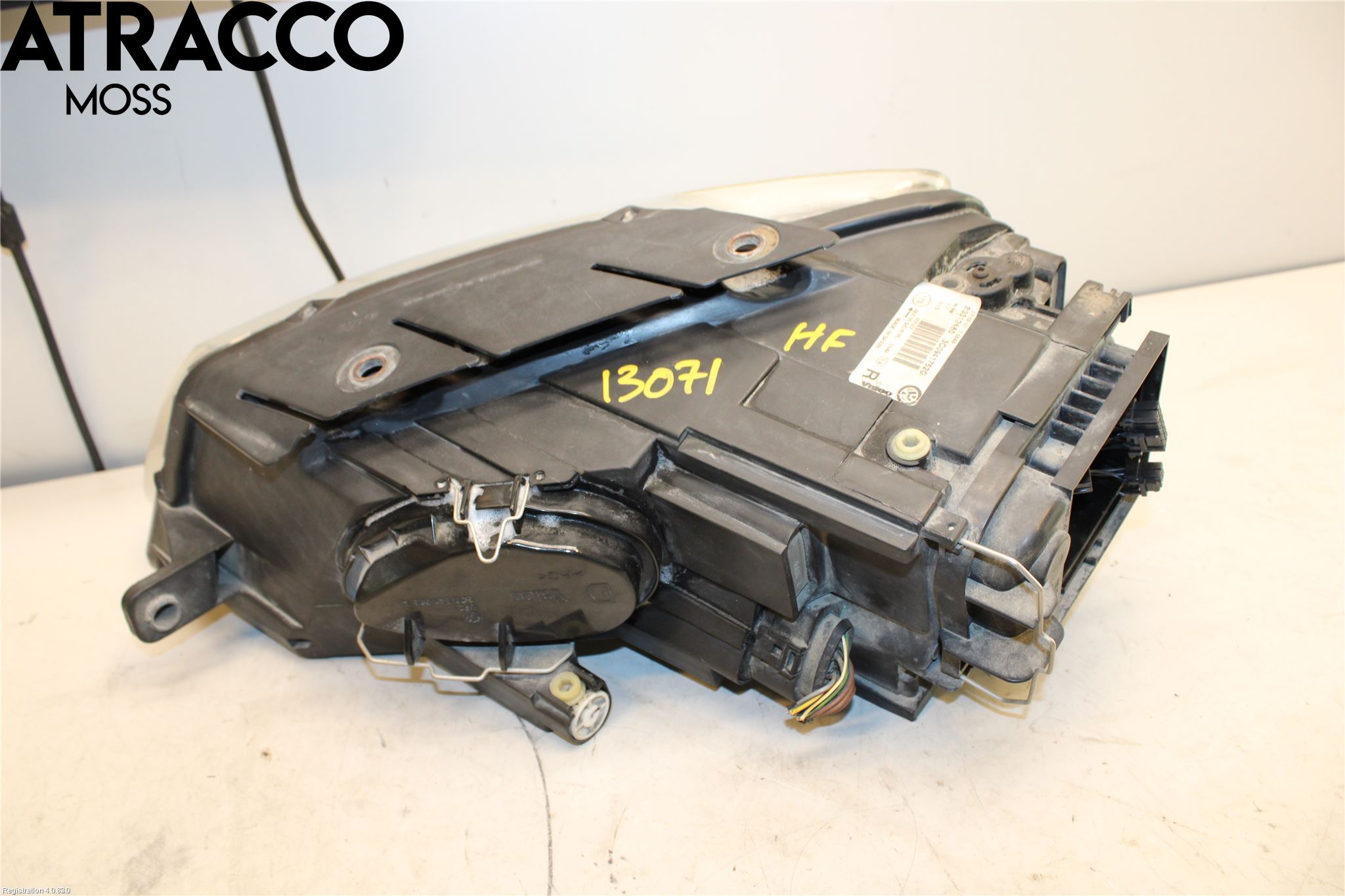 Volkswagen VW PASSAT 05-11 Strålkastare Höger