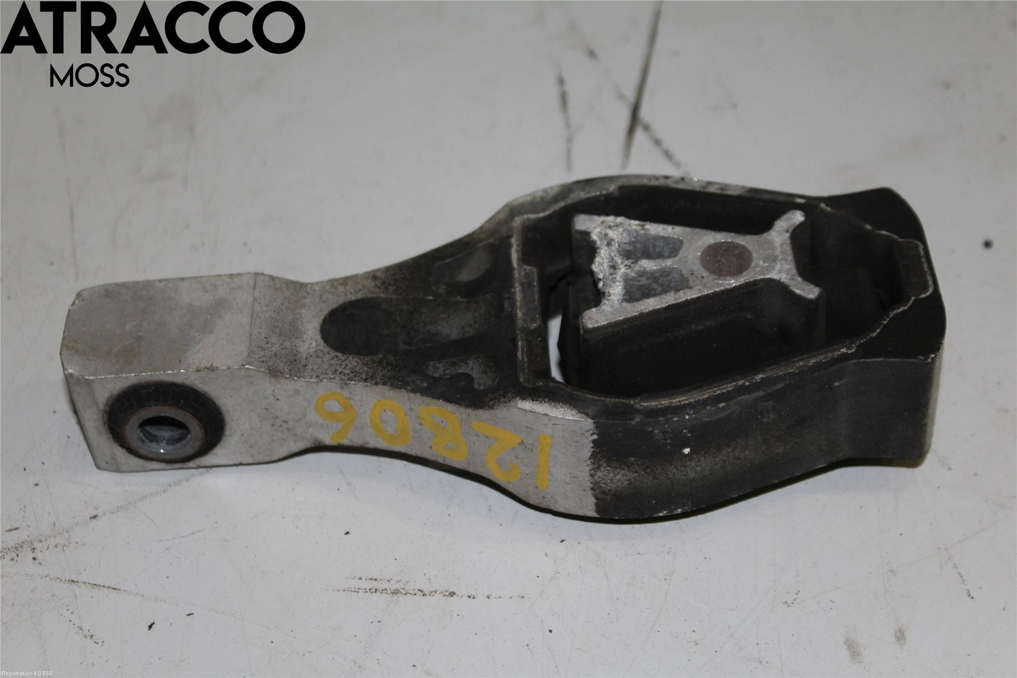 Peugeot 308 14-21 Motorfäste