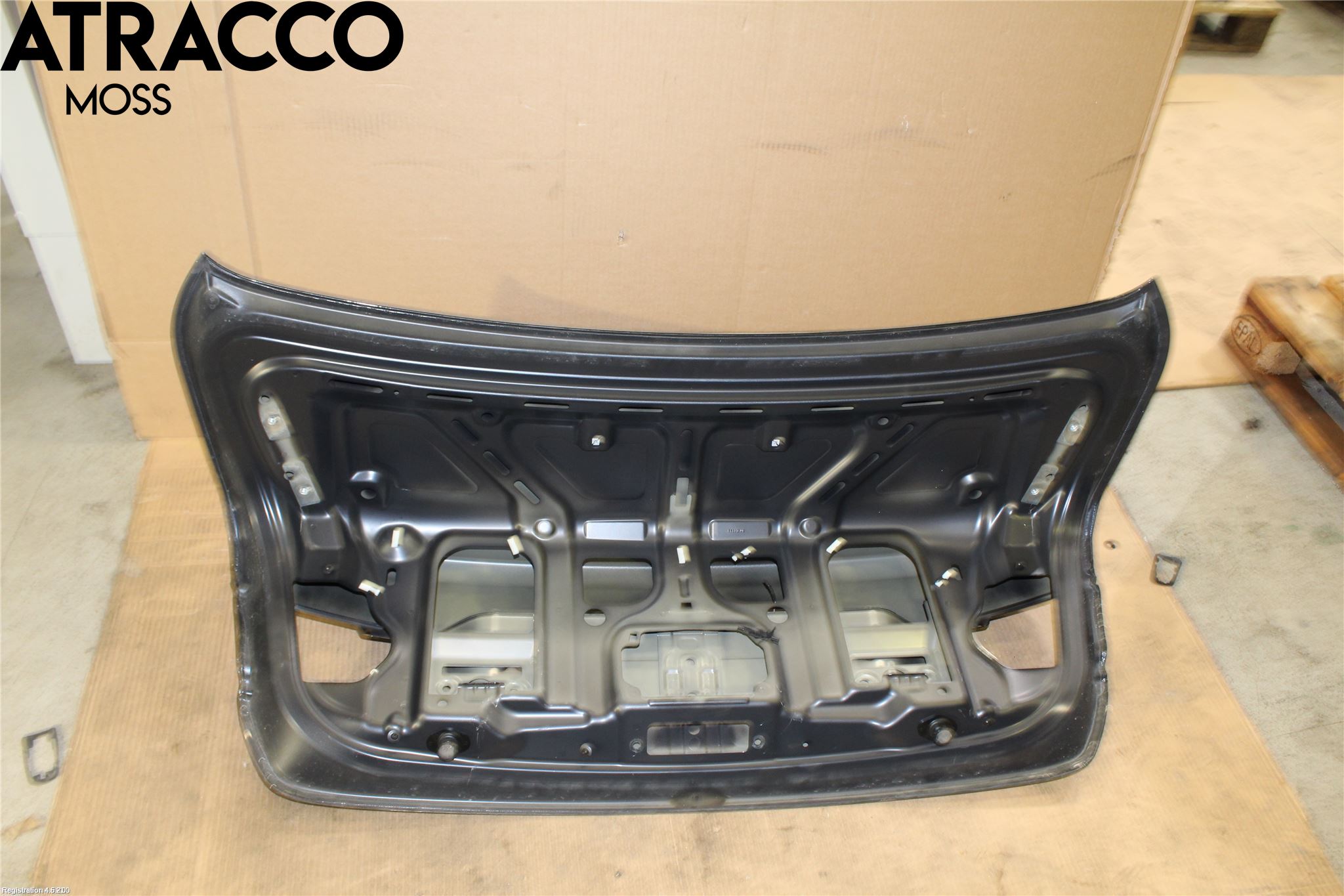 BMW 3 F30/F31/F80 12-19 Baklucka (Ej Med Ruta)