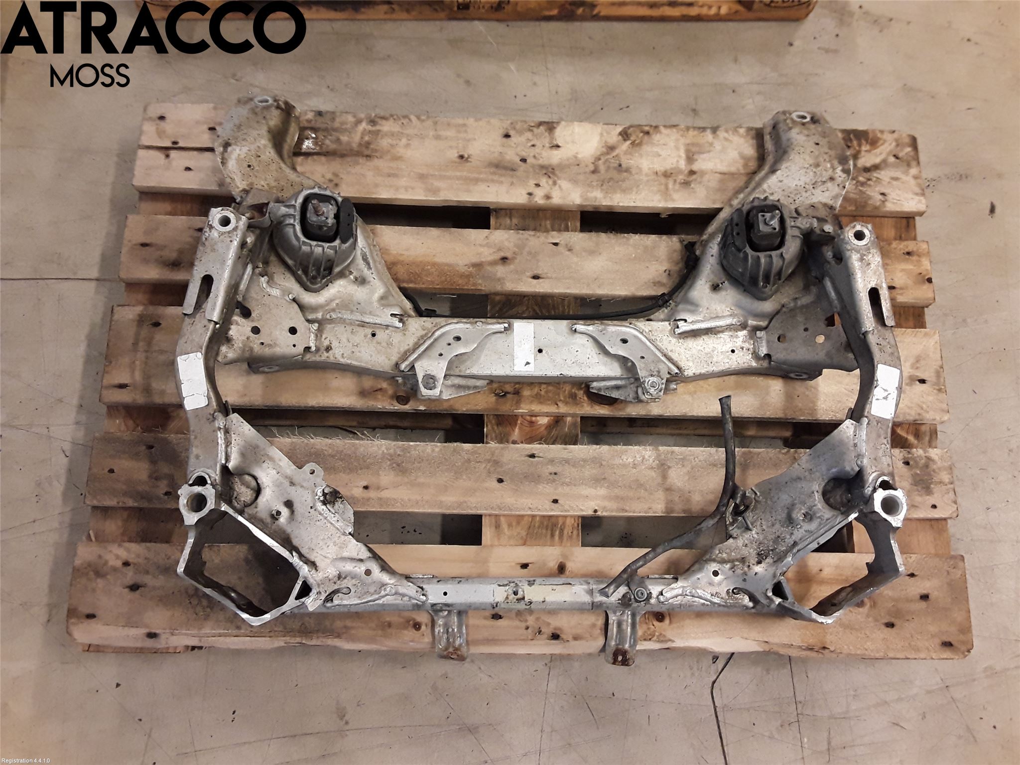 BMW 3 E90/91 SED/TOU 05-12 Framvagn Fäste-Kudde