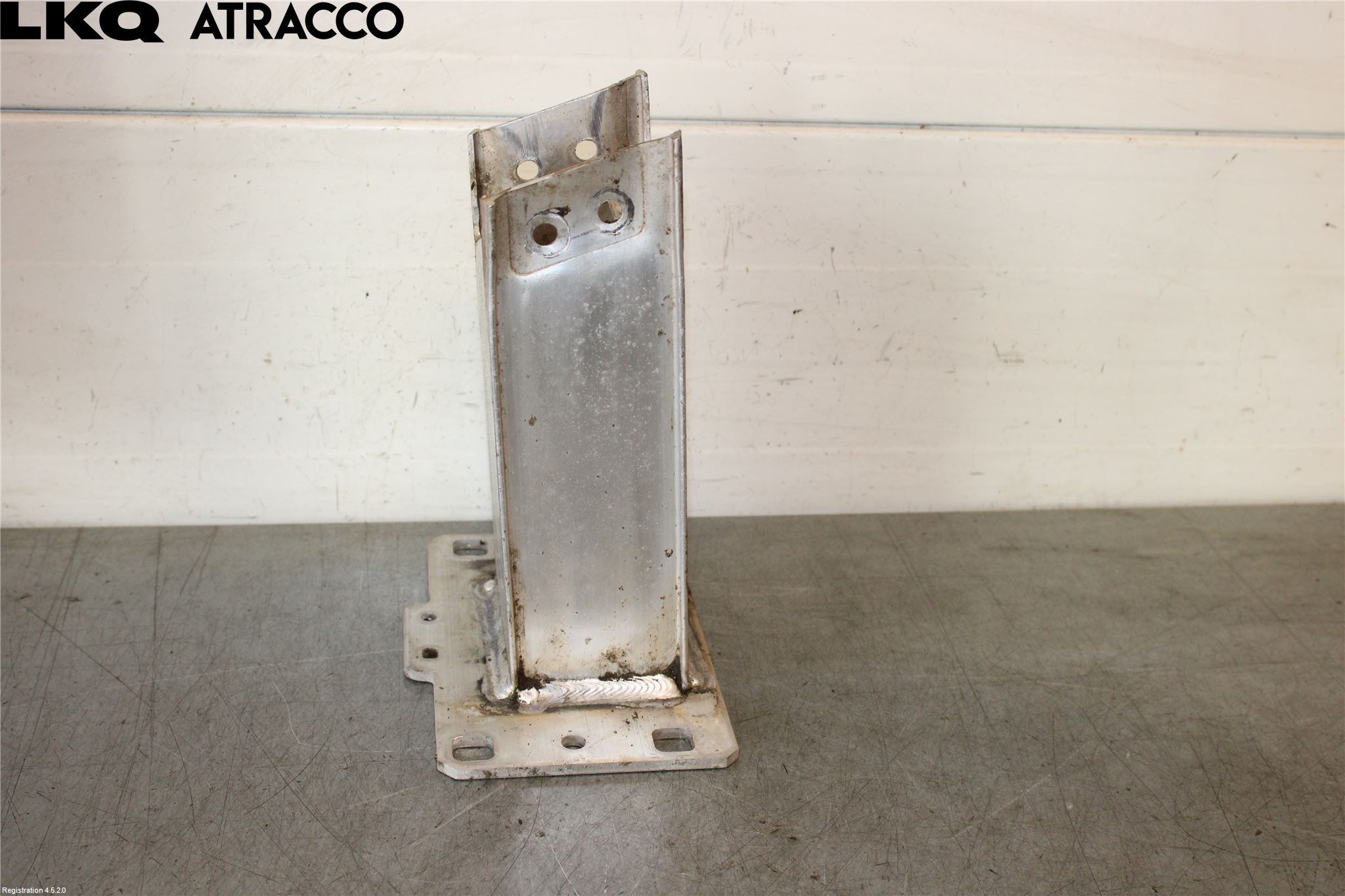 Audi Q5/SQ5 17- Stötfångarbärjärn Bak