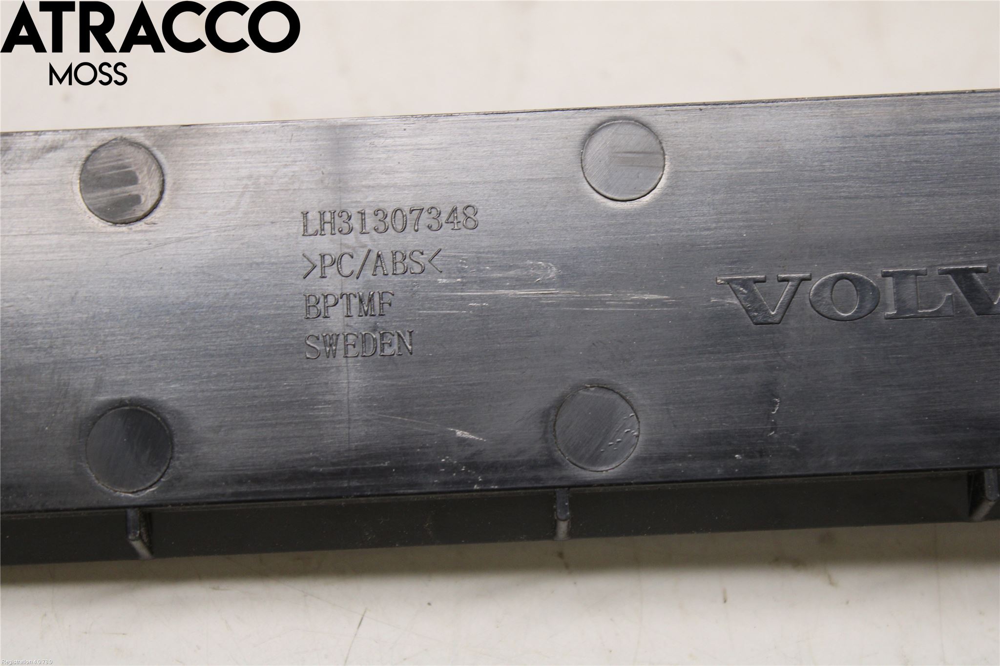 Volvo V60 11-13 Inrbagagerumklädsel-Golv