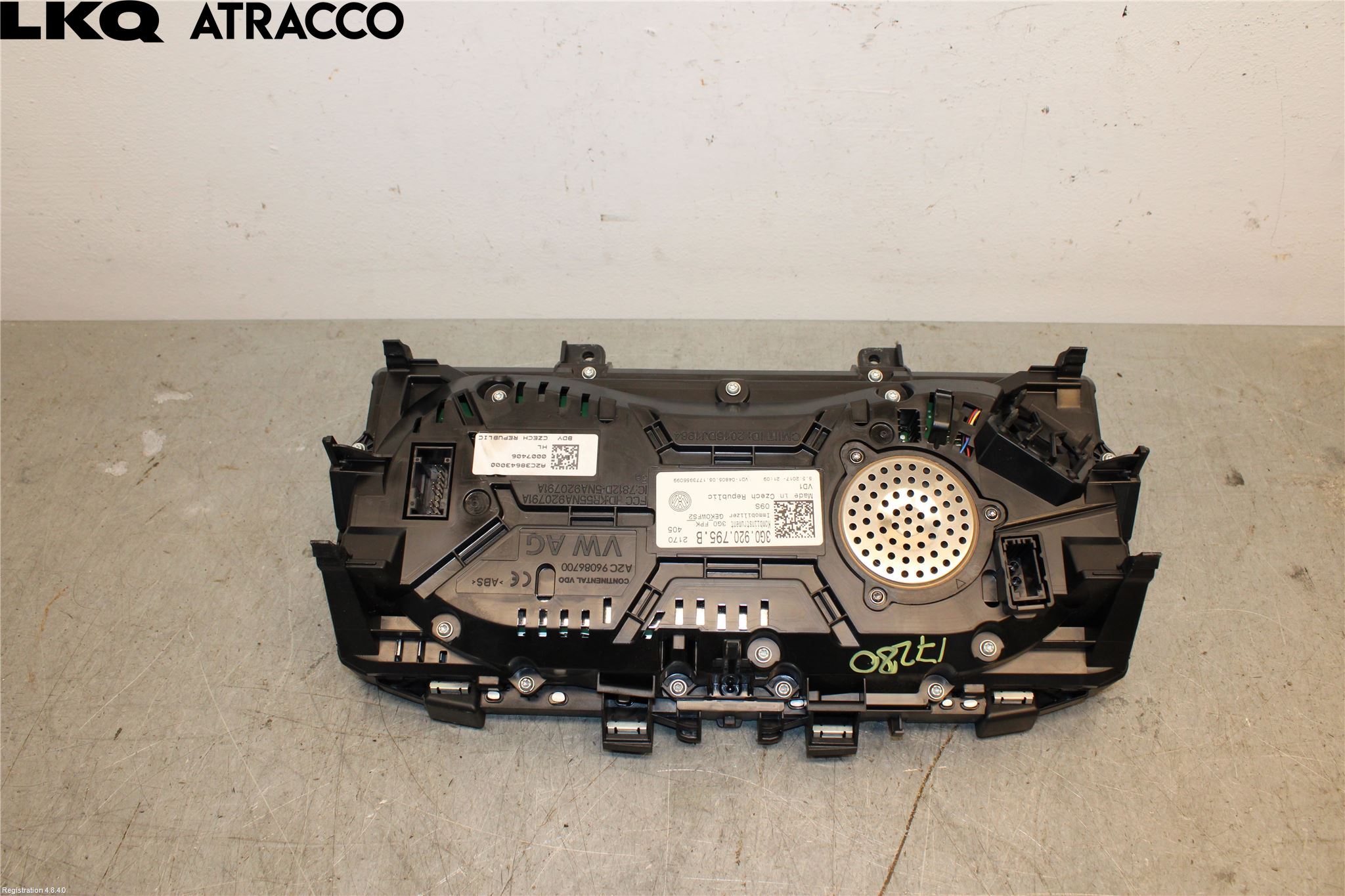 Volkswagen VW PASSAT 15-19 Instrument Hast