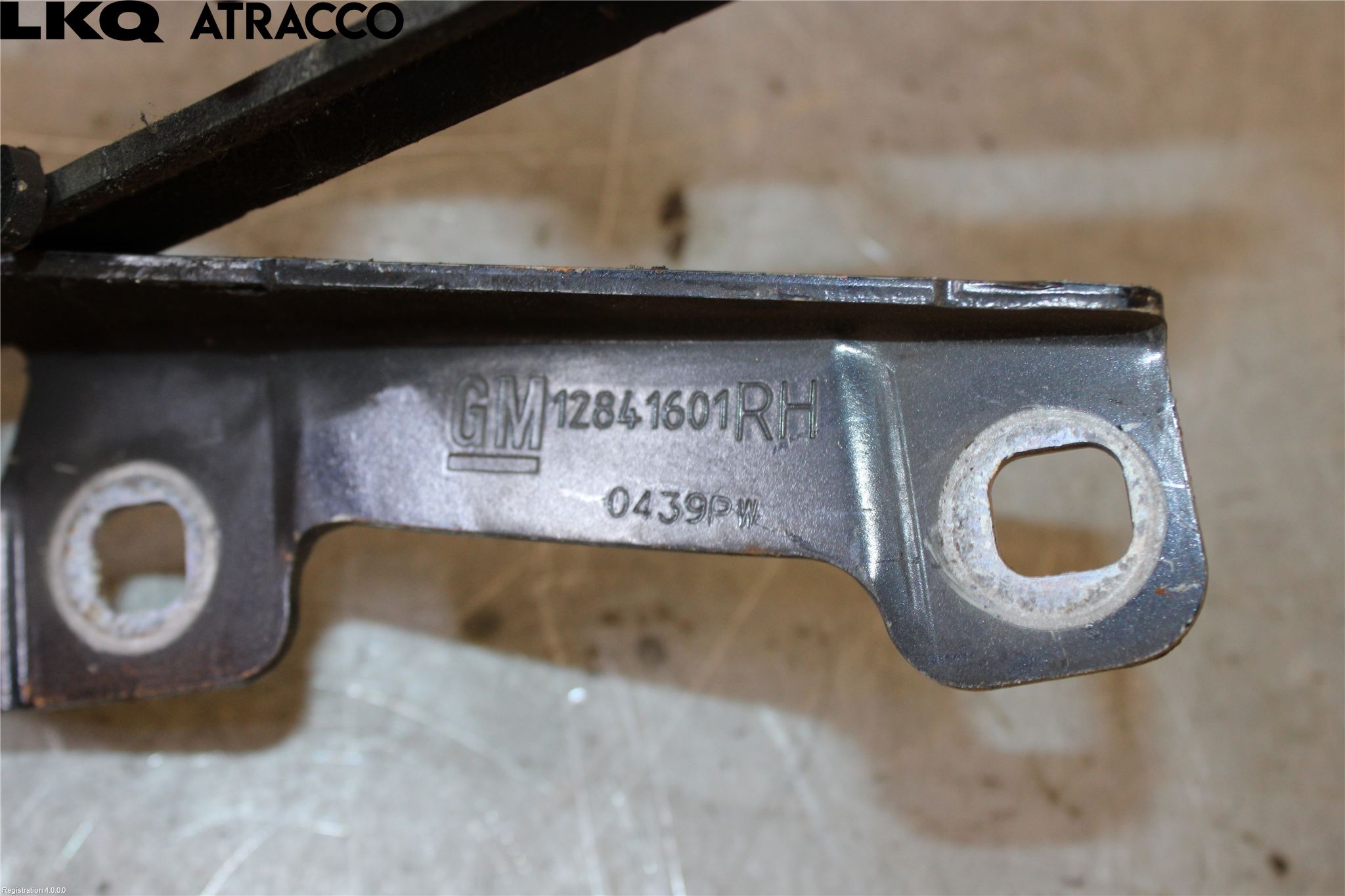 Opel INSIGNIA 09-16 Huvgångjärn