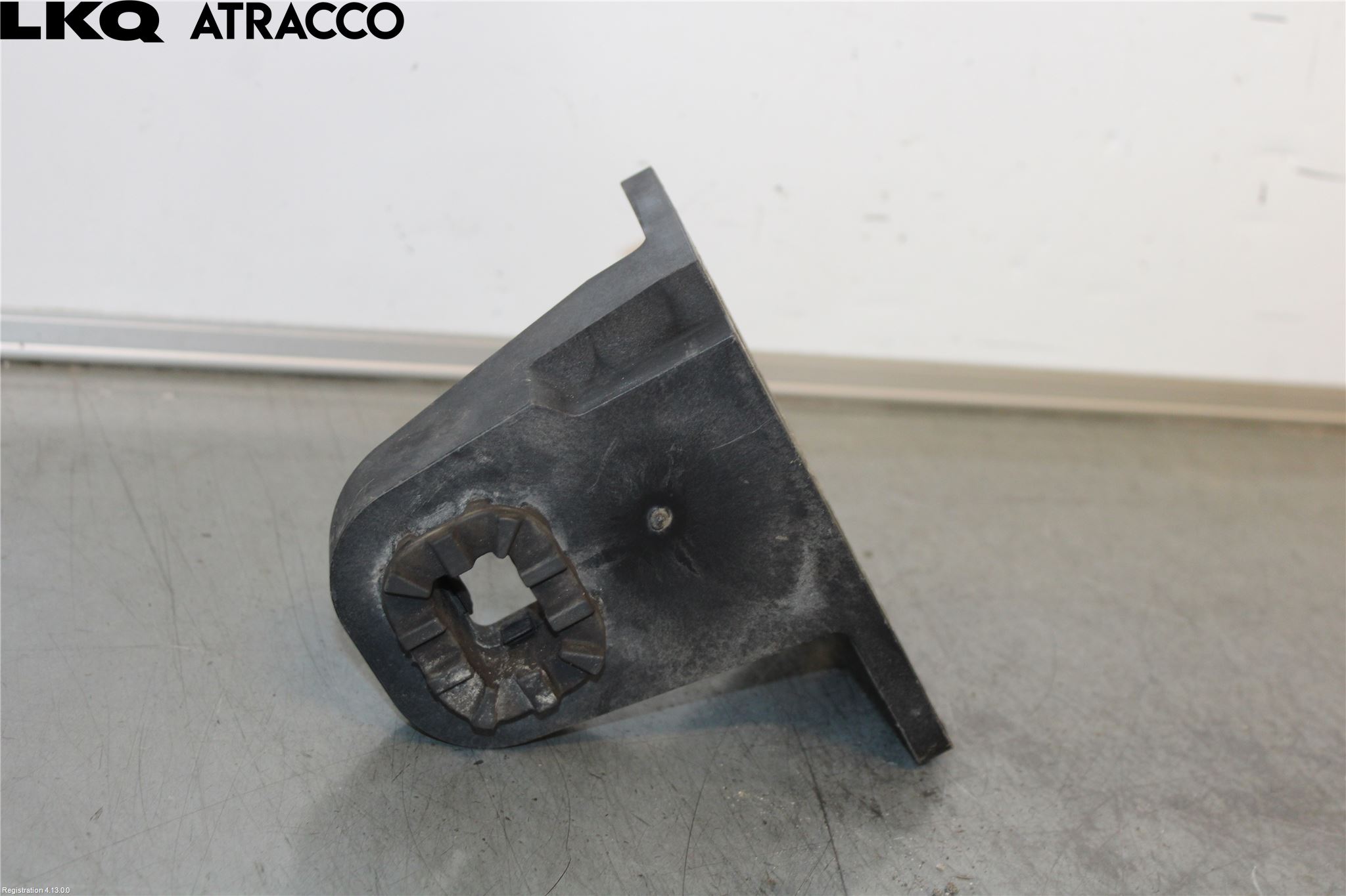 Volkswagen VW ID.4 21- Kylarfäste-Ram-Balk