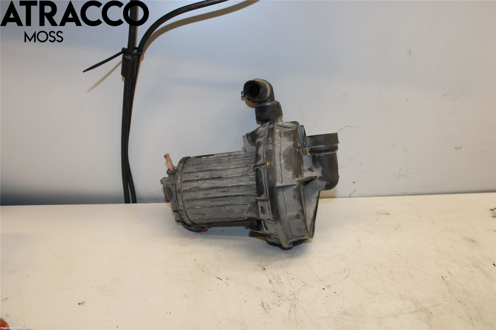 Audi A8/S8 4D 94-02 Luftpump-Avgasrening