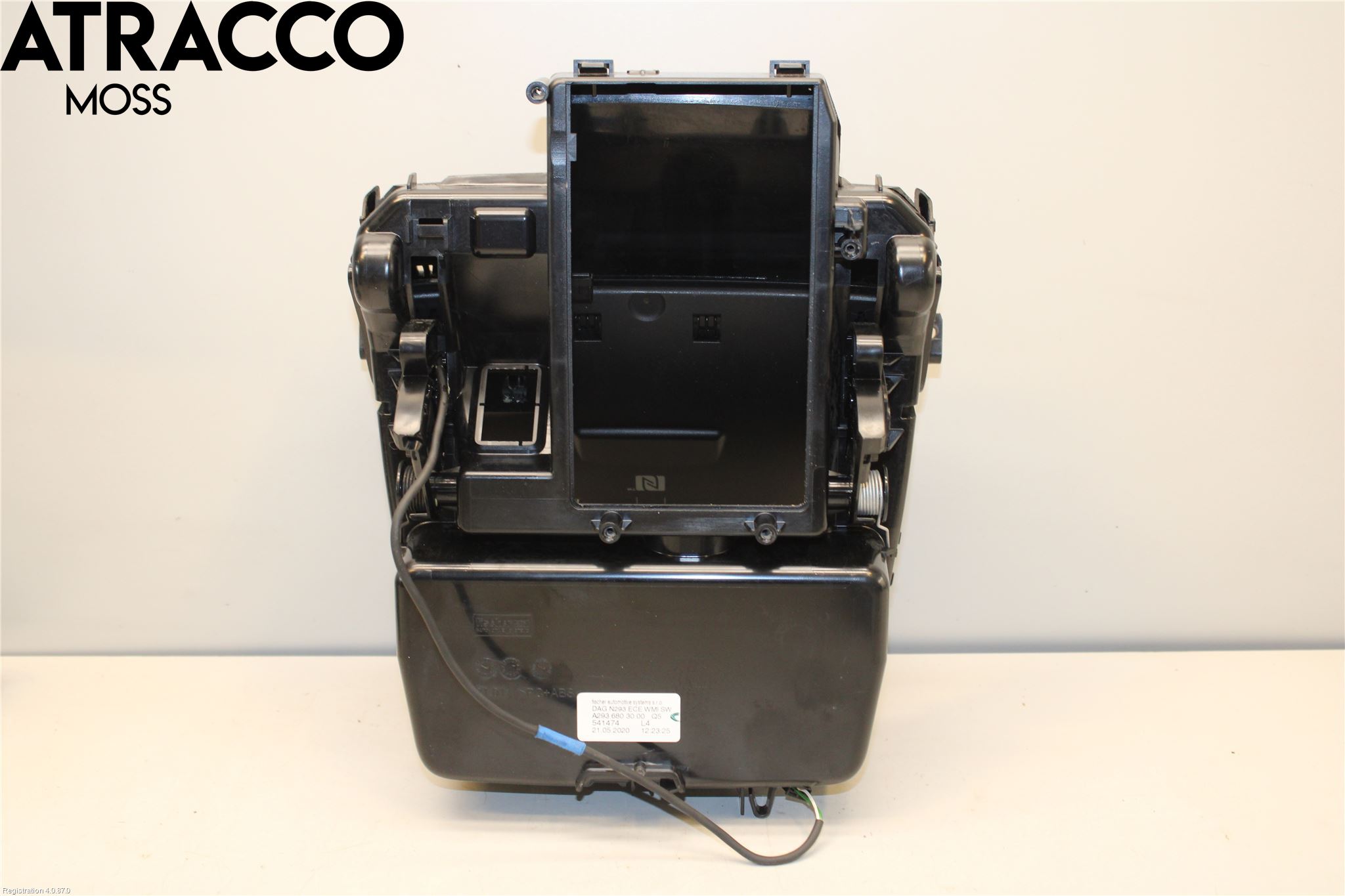 Mercedes-Benz MB EQC (N293) 20- Instrumentkonsoll Mitt