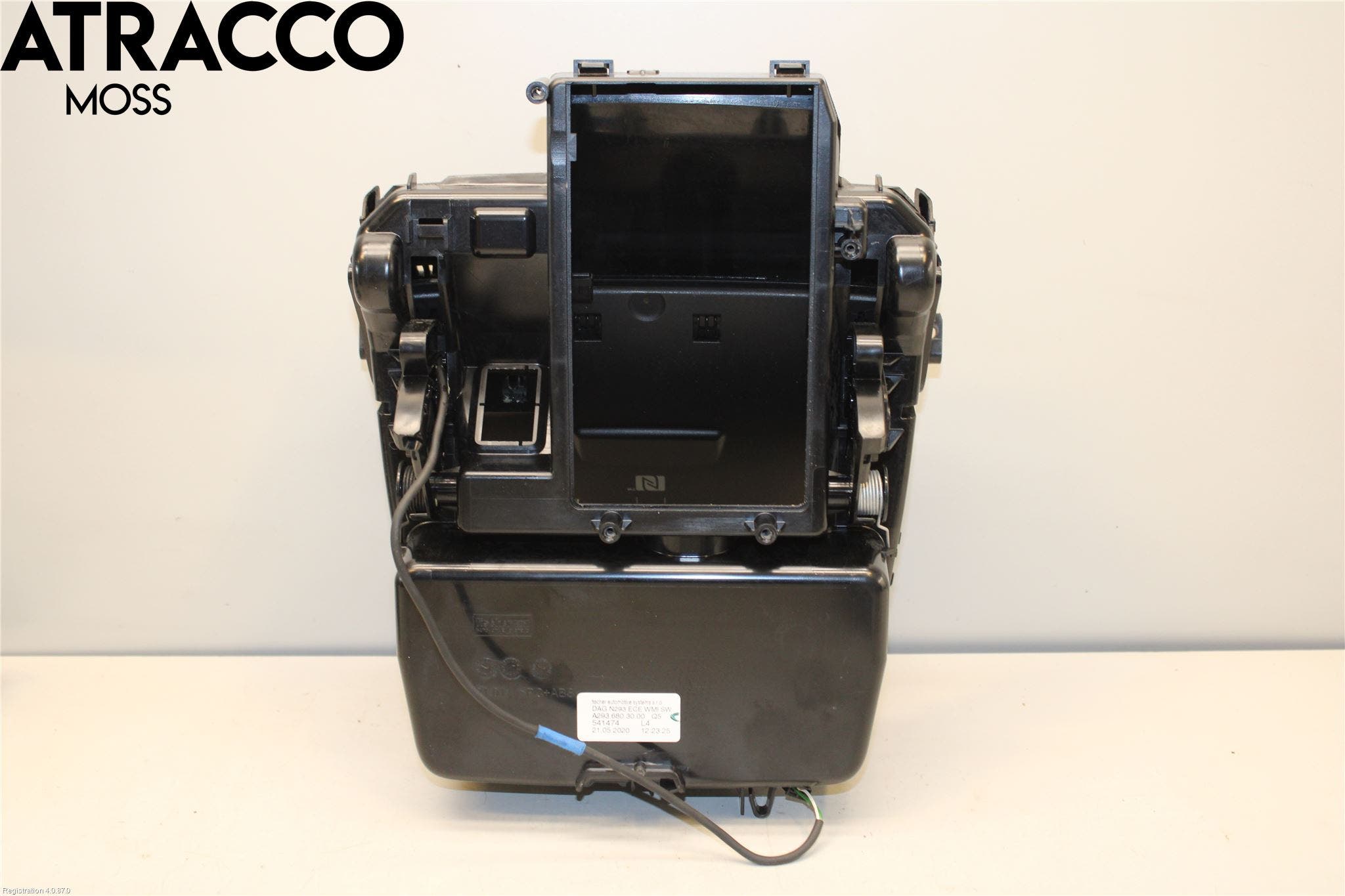 Mercedes-Benz MB EQC (N293) 20- Instrumentkonsoll Mitt