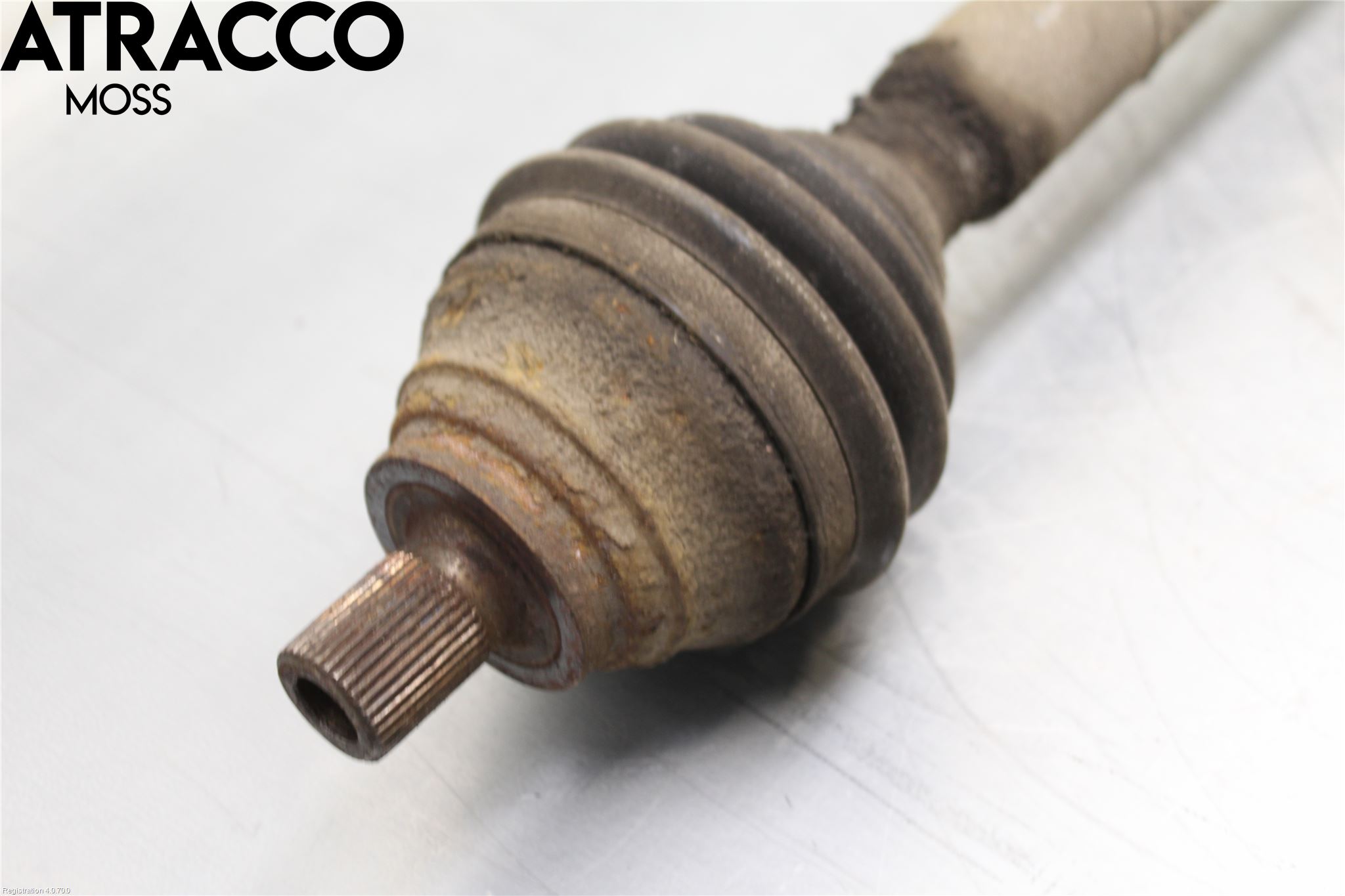 Volkswagen VW GOLF V 04-09 Drivaxel Fram Höger