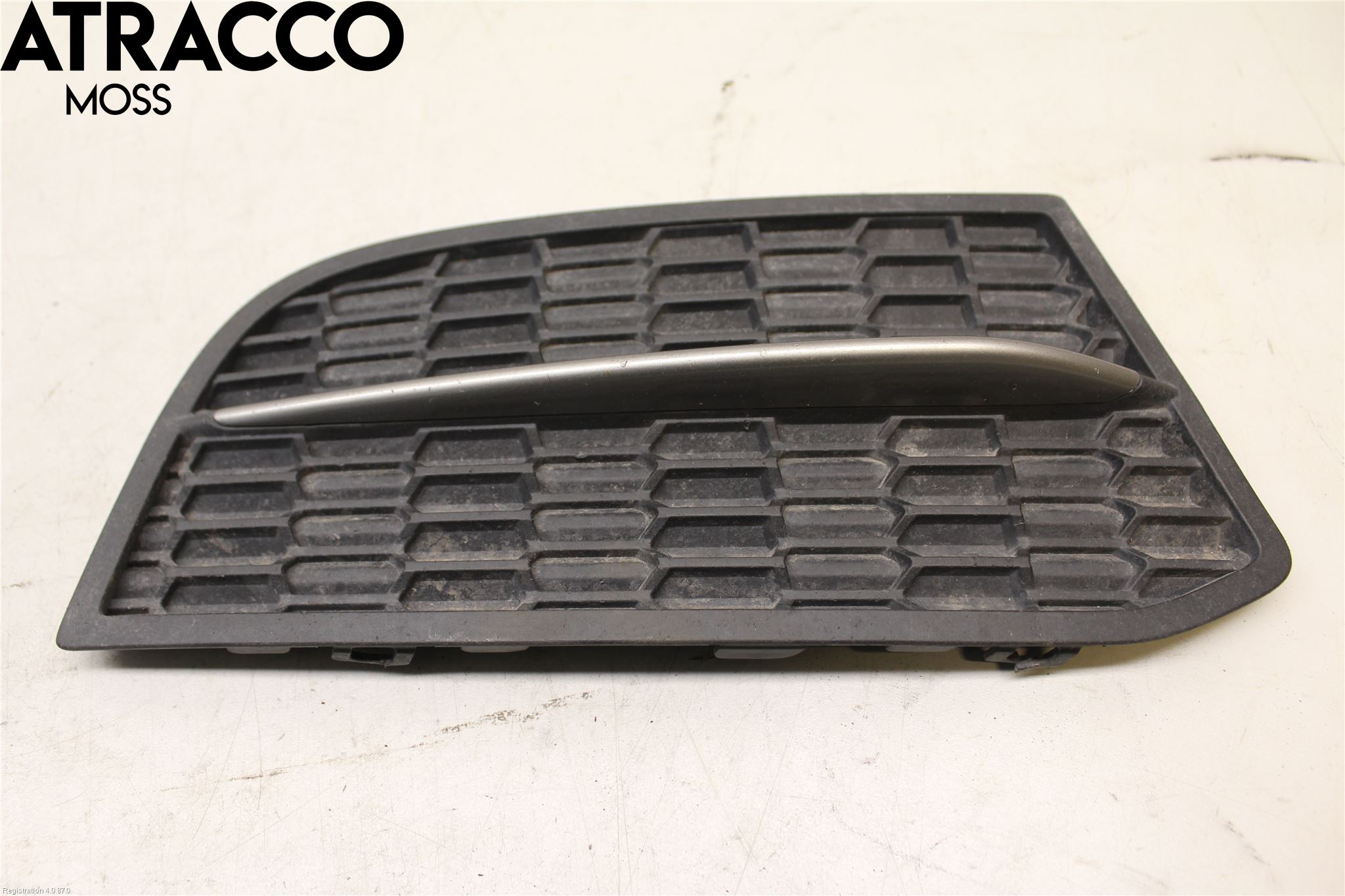 BMW 5 F10/F11/F18 09-17 Grilldel Höger