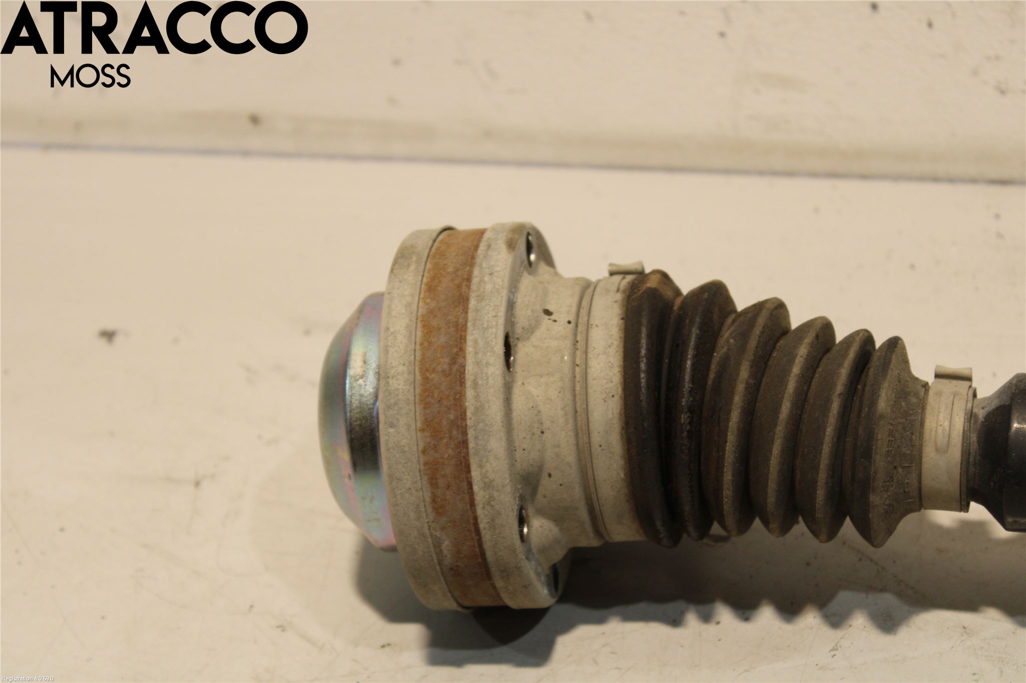 Volkswagen VW CADDY 11-15 Drivaxel Fram Höger