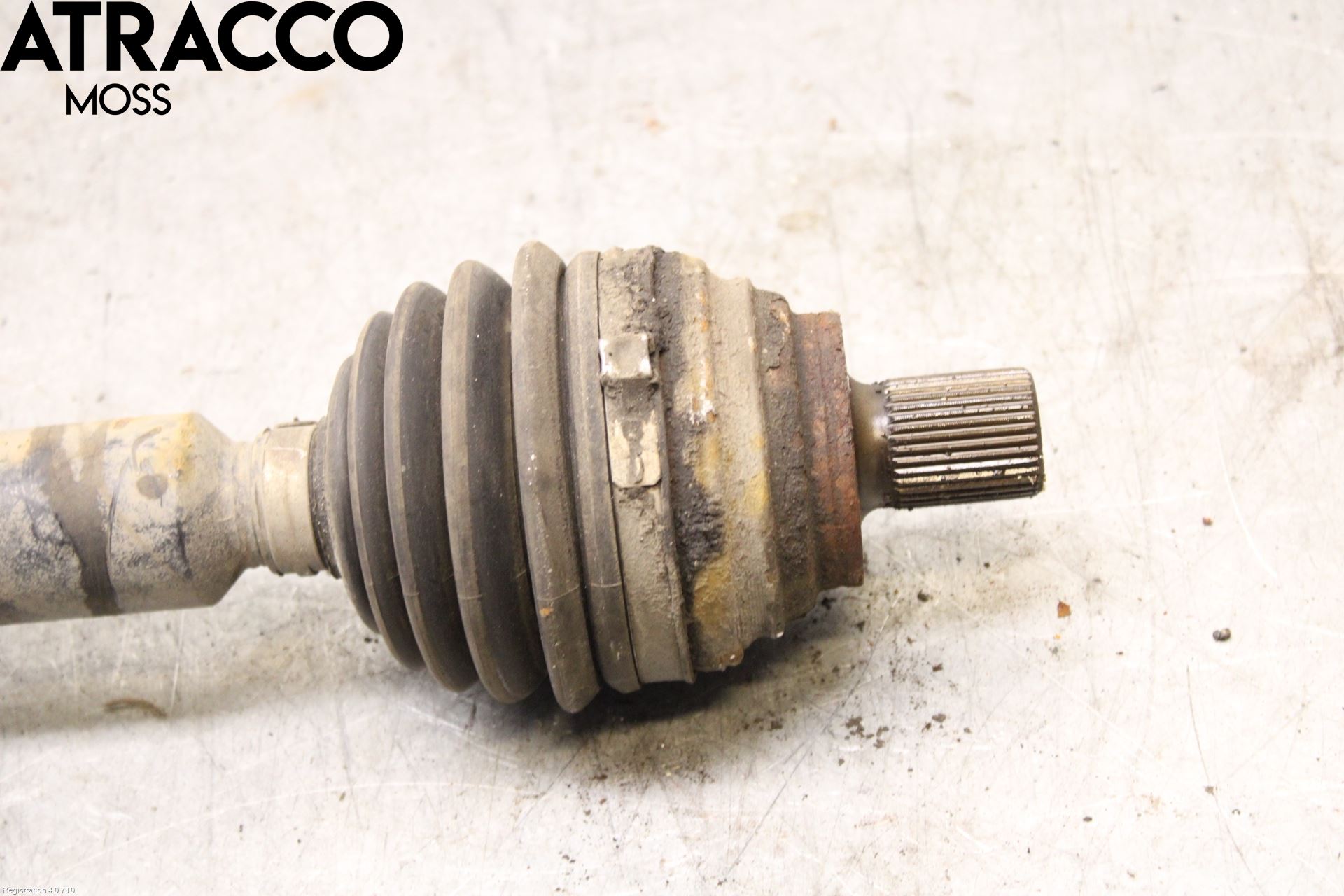 Volkswagen VW TOURAN 03-10 Drivaxel Fram Höger