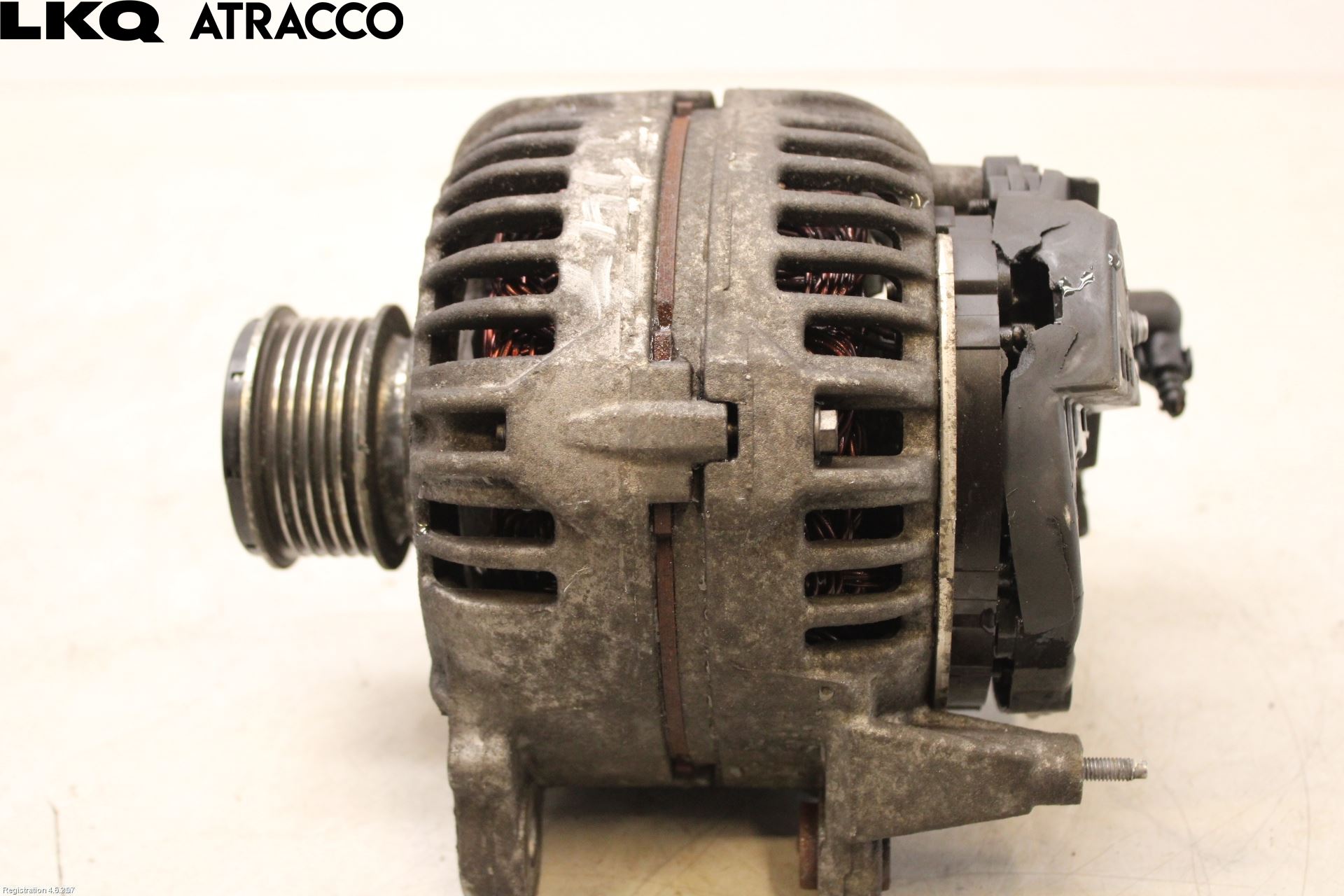Volkswagen VW CADDY      04-10 Generator