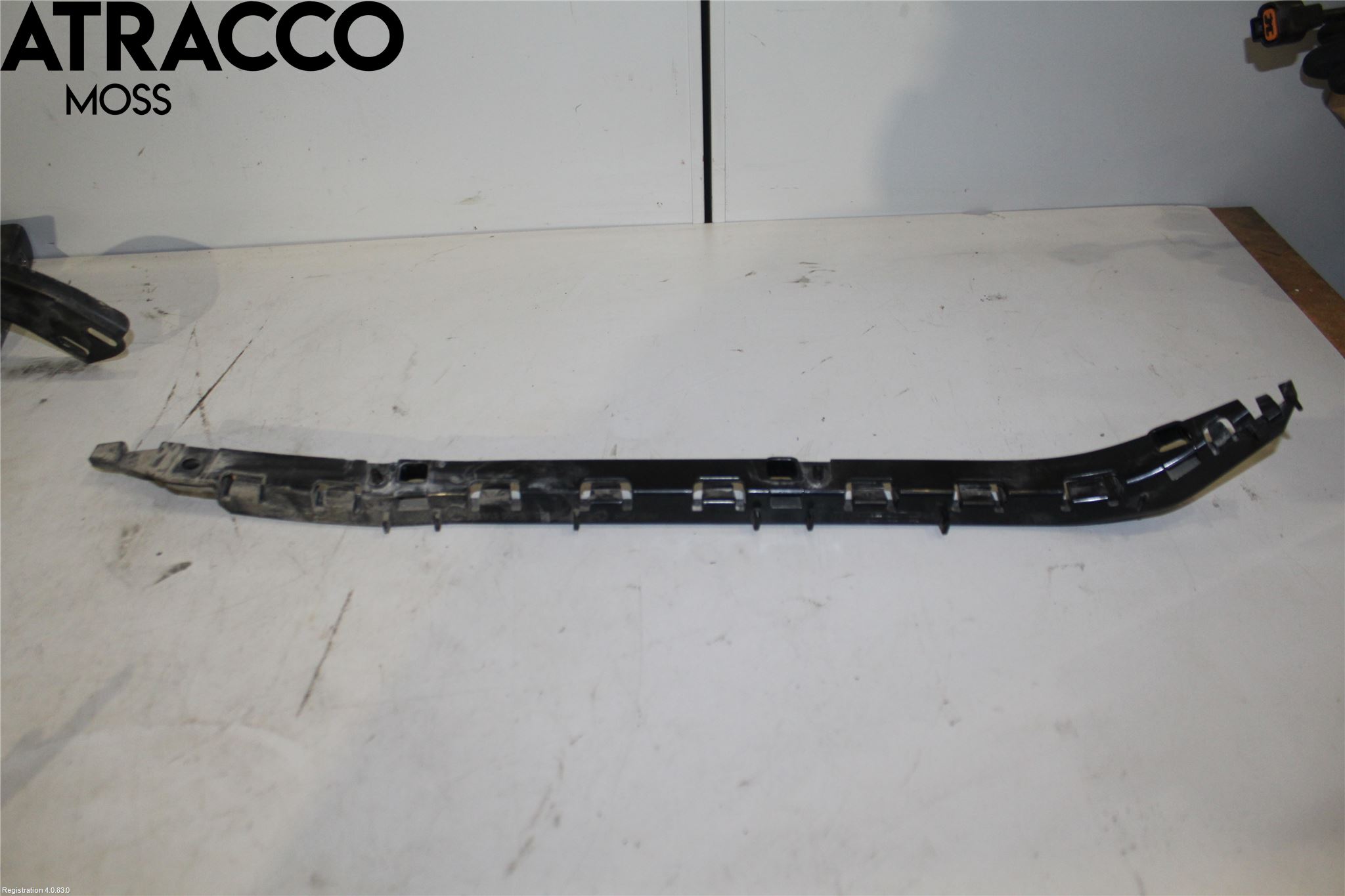 Mercedes-Benz MB E-KLASS (W212) 09-16 Stötfångarfäste Bak Hö