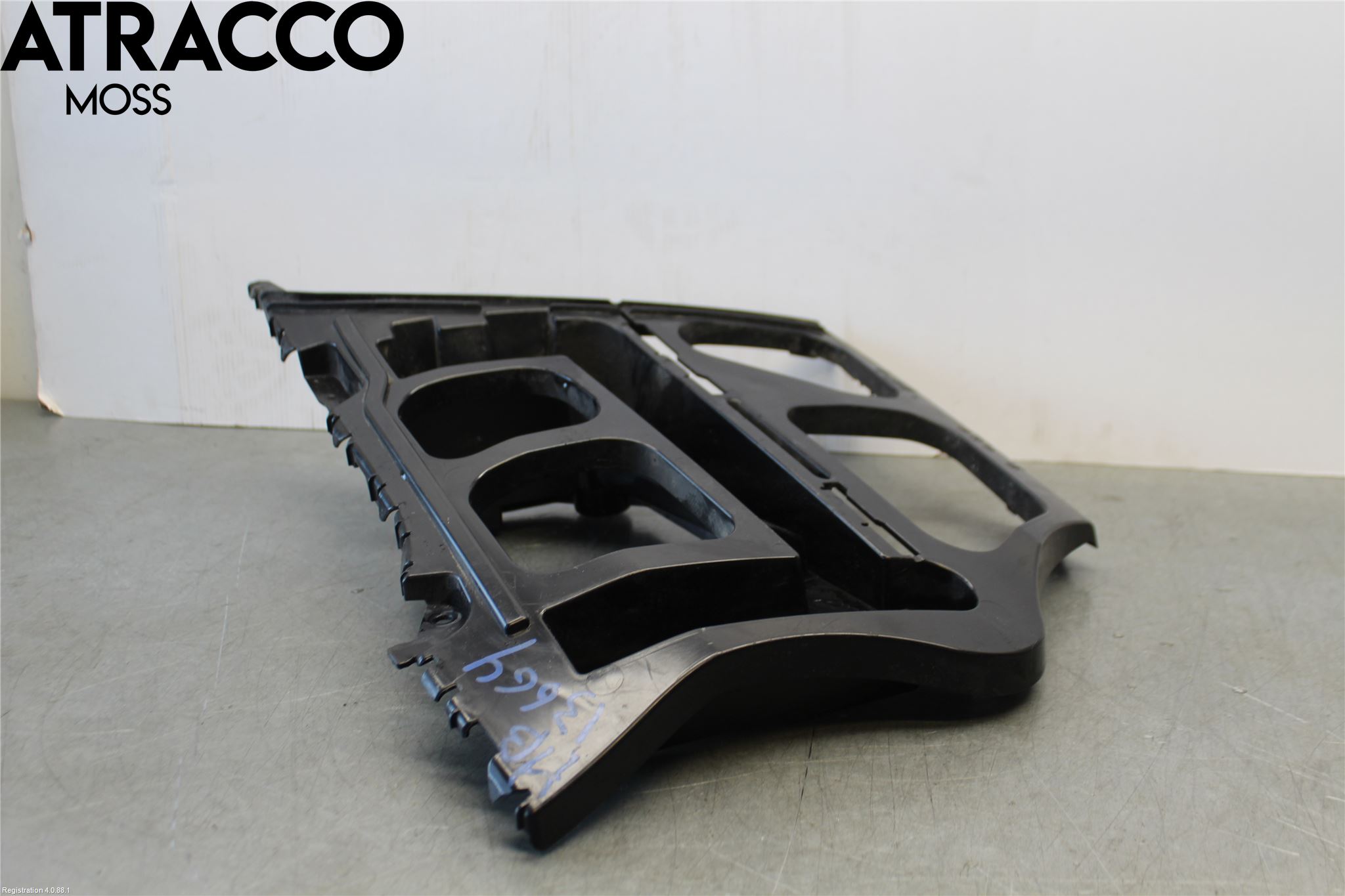 BMW 3 E90/91 SED/TOU 05-12 Stötfångarfäste Bak Hö
