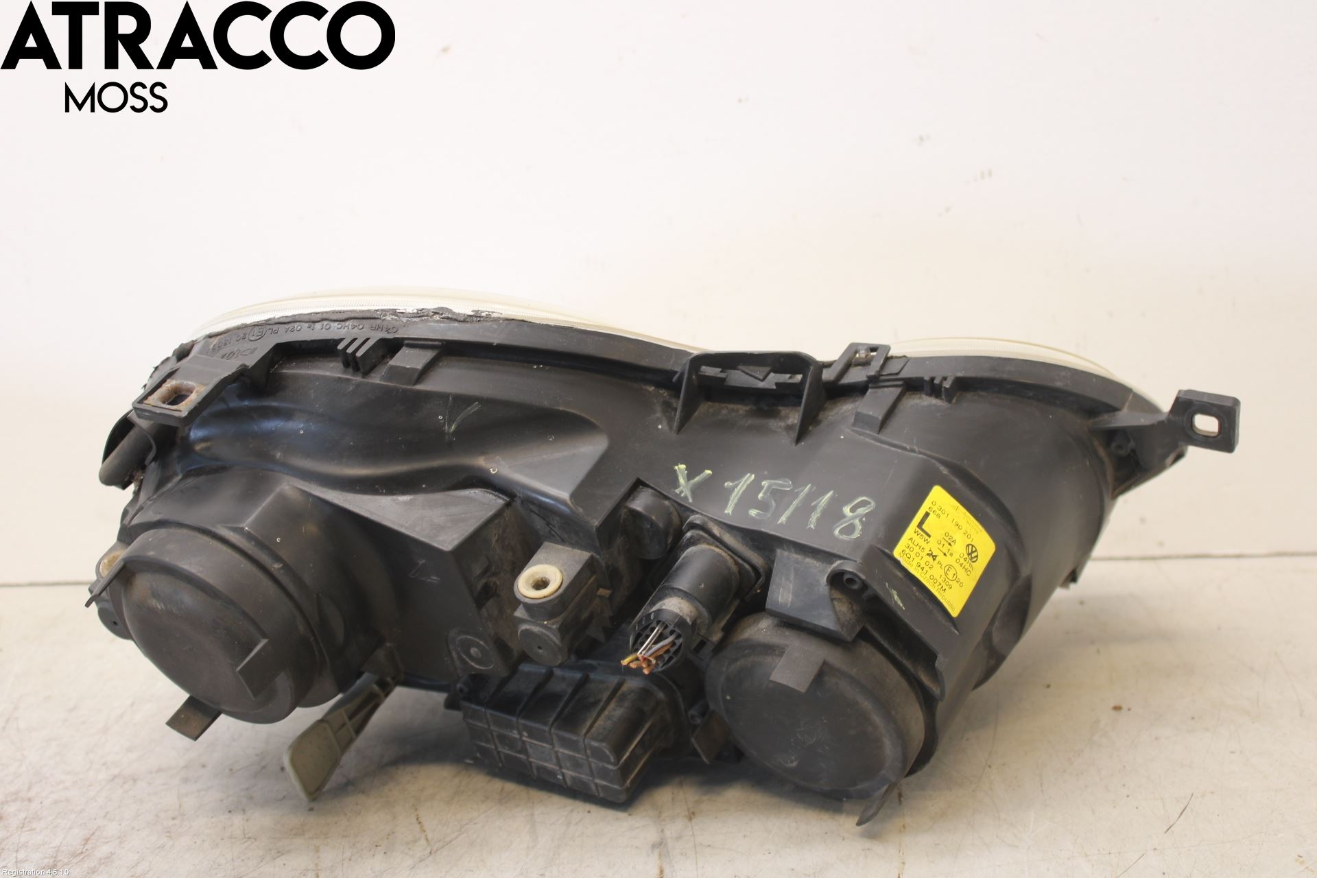Volkswagen VW POLO 02-05 Strålkastare Vänster