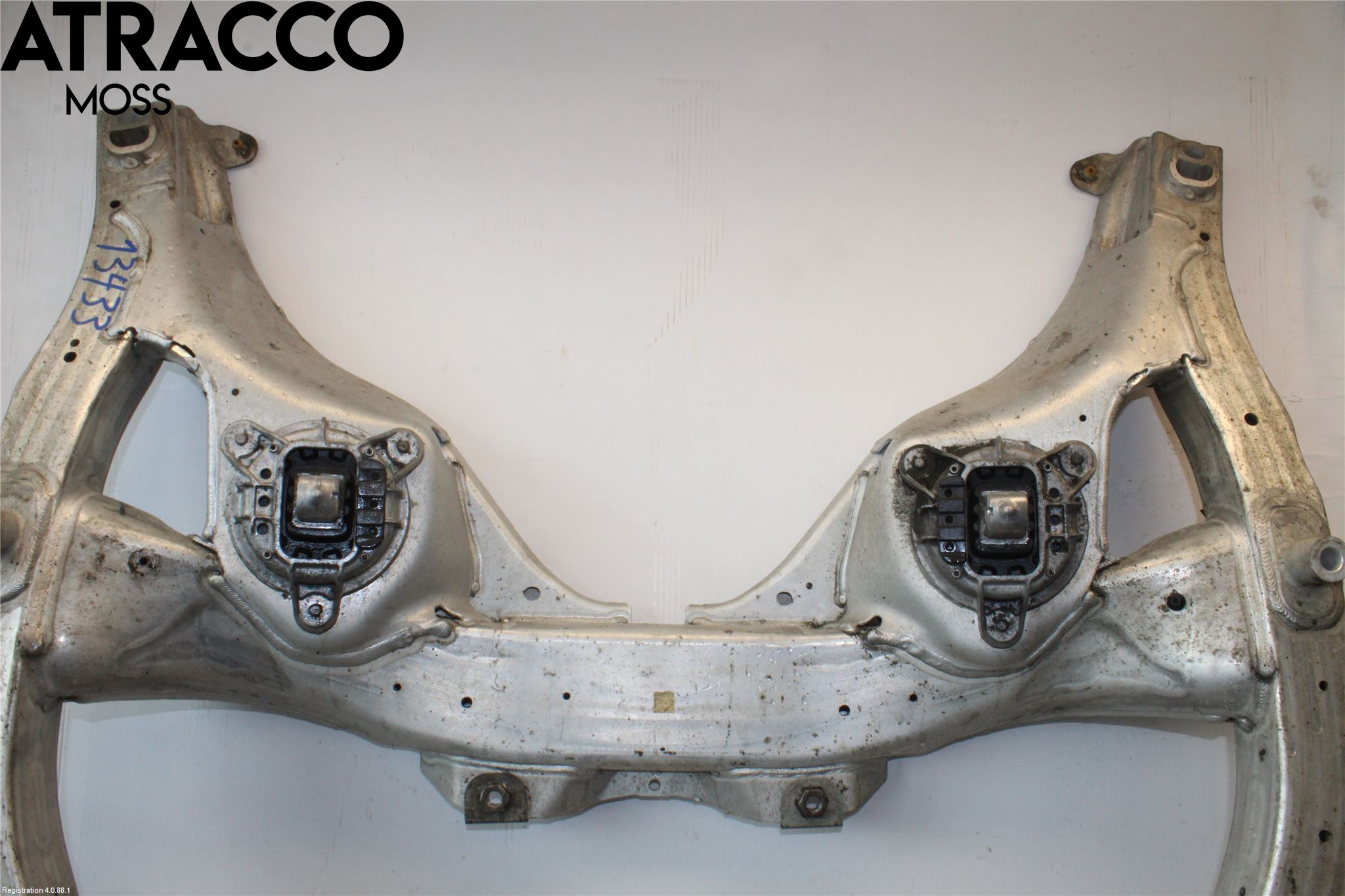 BMW 5 F10/F11/F18 09-17 Framvagn Fäste-Kudde